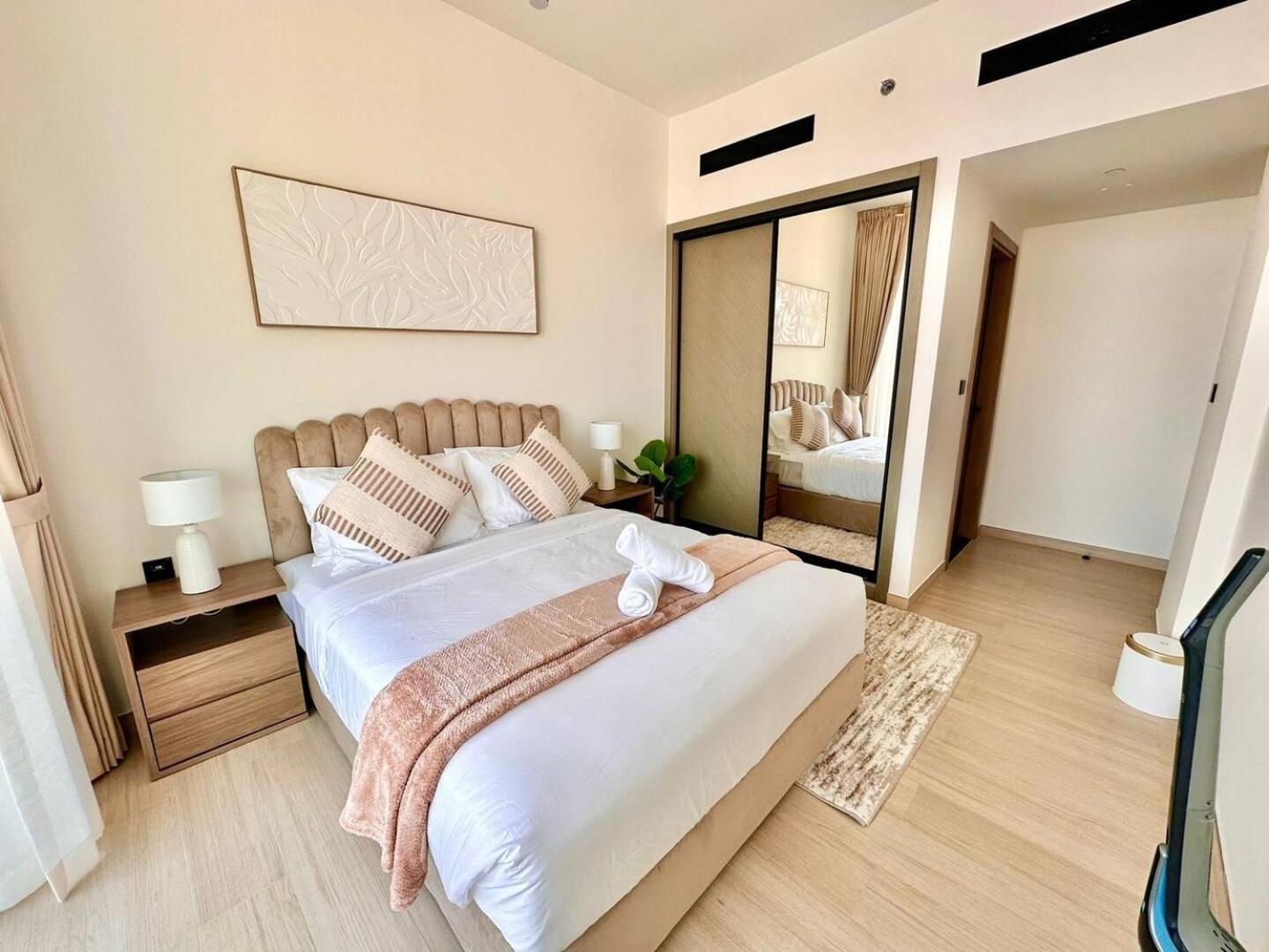Fully Furnished 1 Bedroom With Balcony