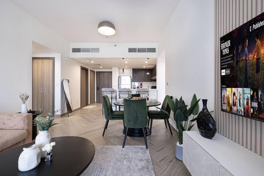 Chic 2 Bed Near Trade Centre With 5 Star Amenities