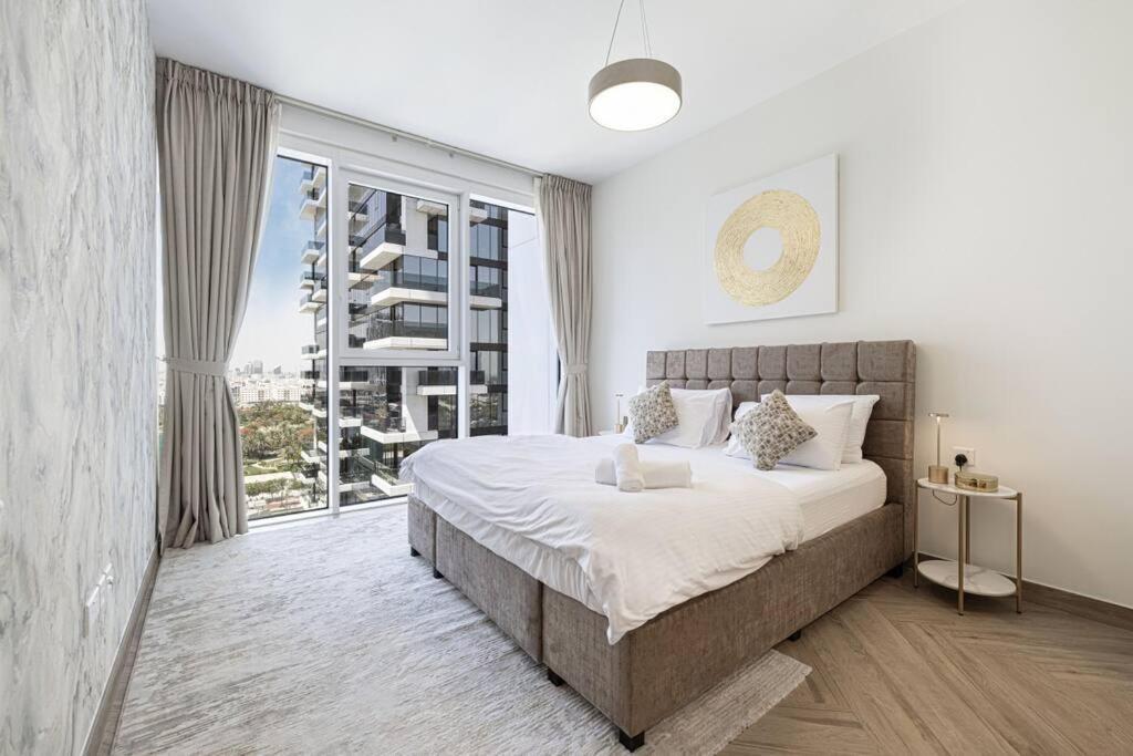 Apartment Chic 2 Bed Near Trade Centre With 5 Star Amenities *