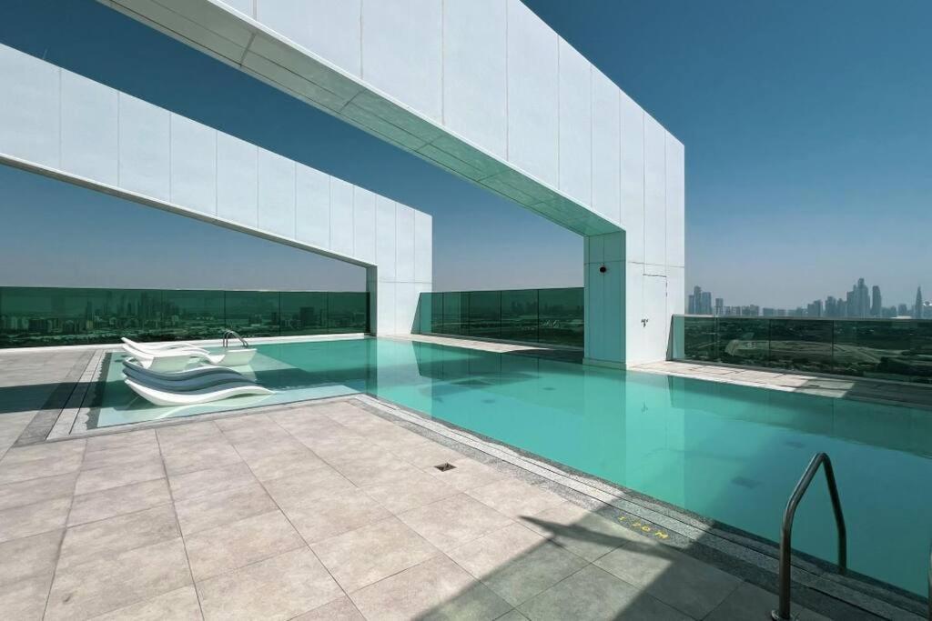 Apartment Chic 2 Bed Near Trade Centre With 5 Star Amenities *