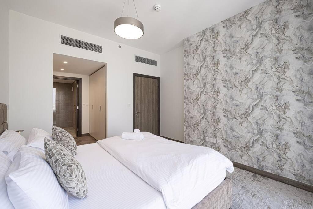 Chic 2 Bed Near Trade Centre With 5 Star Amenities Apartment Dubai
