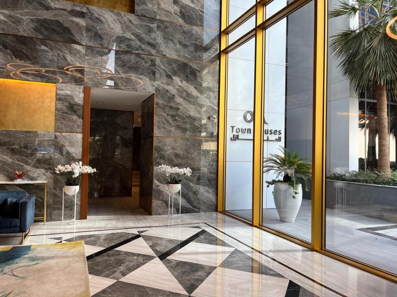 Marina Stunning Views Stella Maris Tower Apartment Dubai