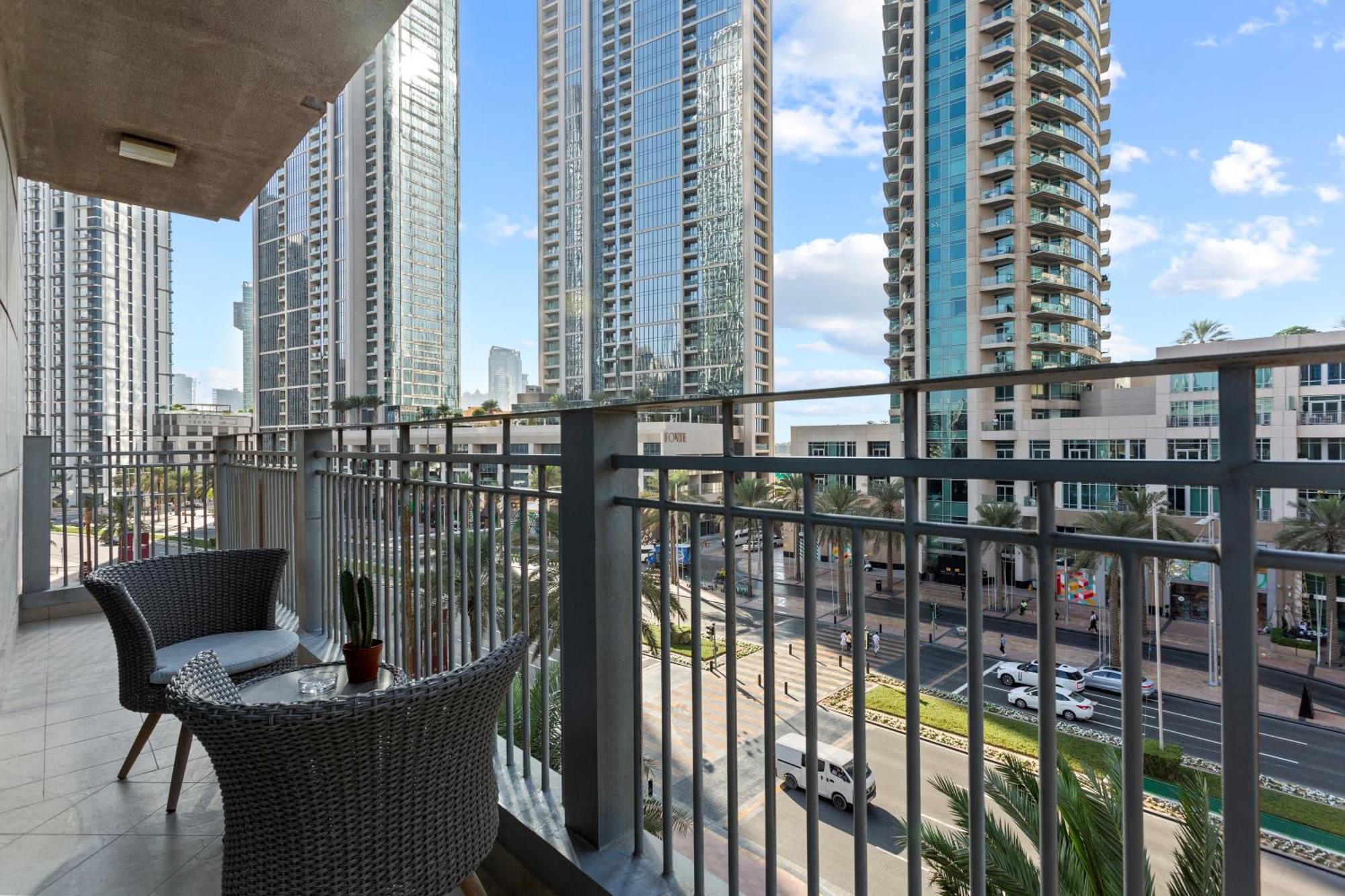 Iconic 1 Bed In The Heart Of Downtown Apartment