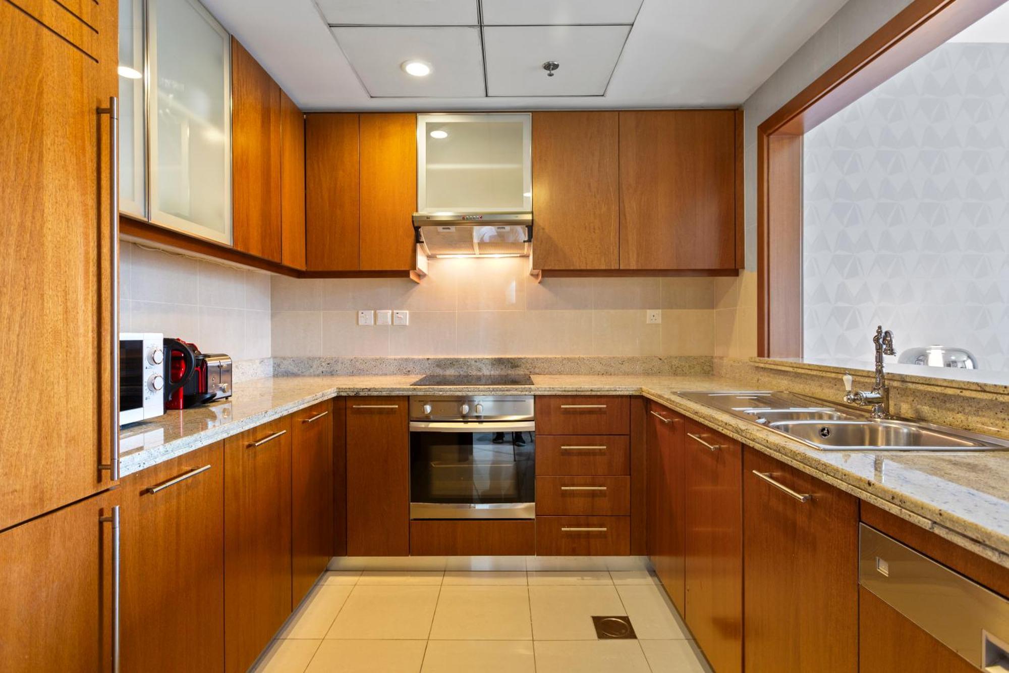 Iconic 1 Bed In The Heart Of Downtown *