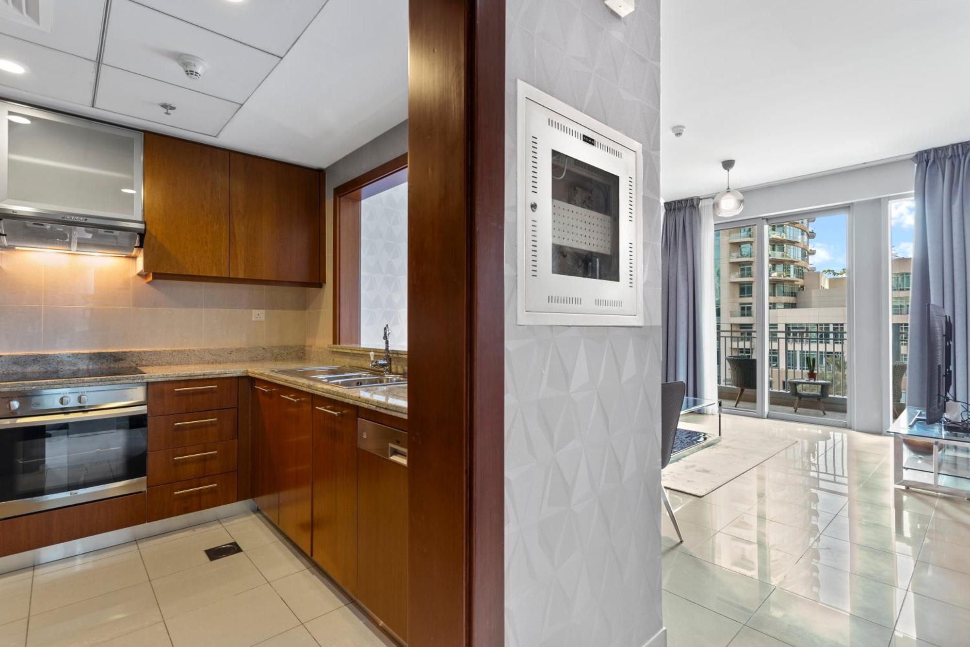 Iconic 1 Bed In The Heart Of Downtown Apartment