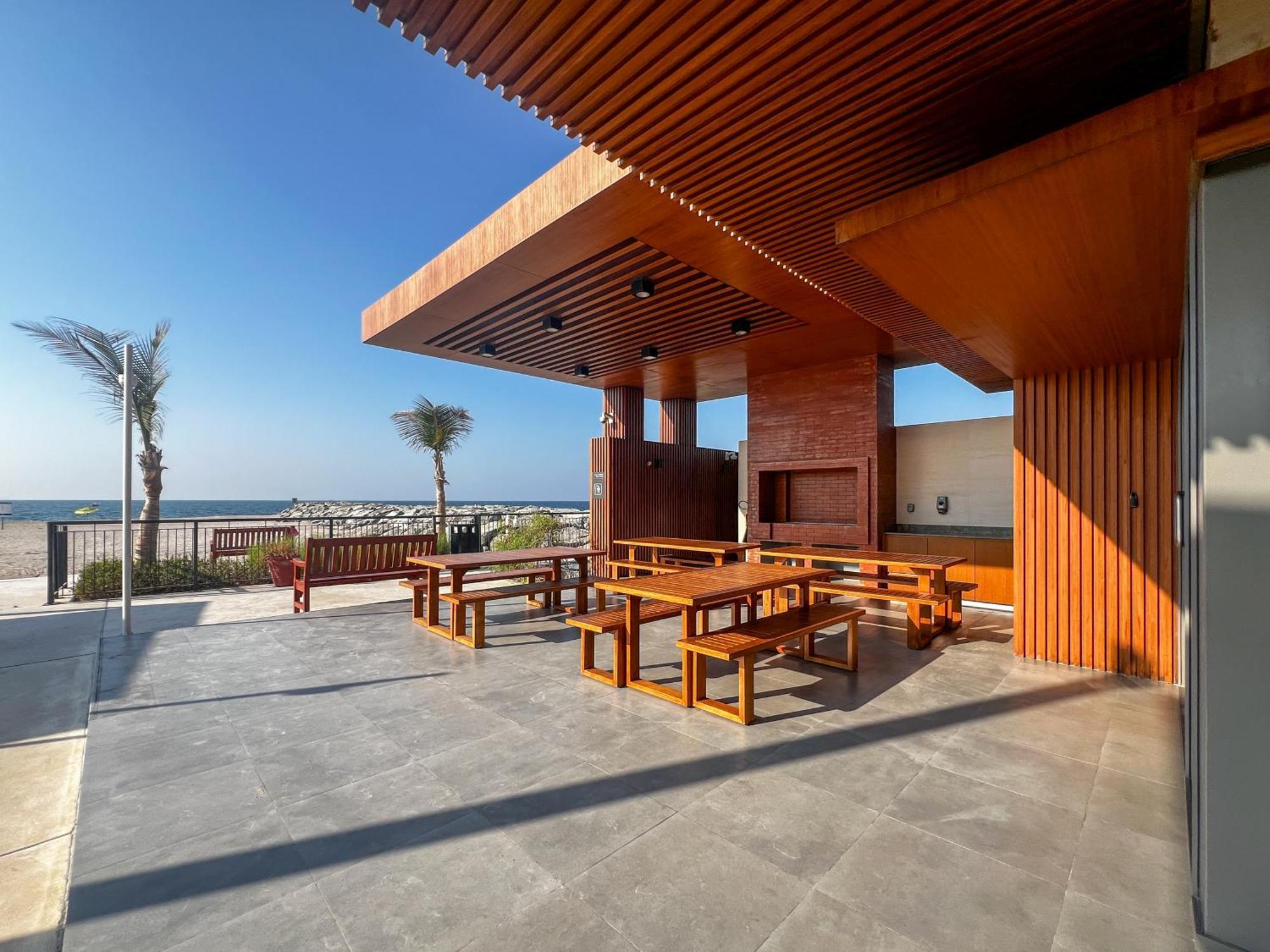 Apartment Exquisite 2br In La Cote Building 5