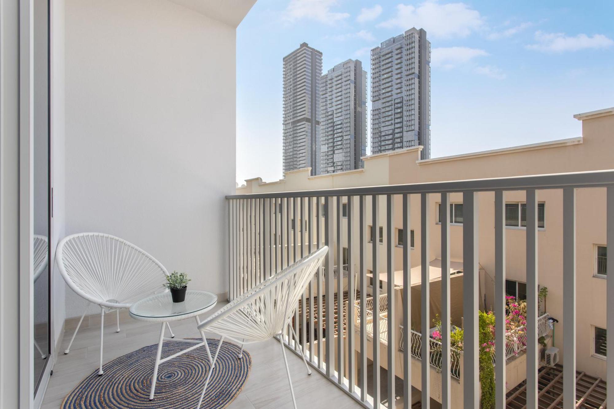Elegant In Luma 22 Prime Location Apartment *