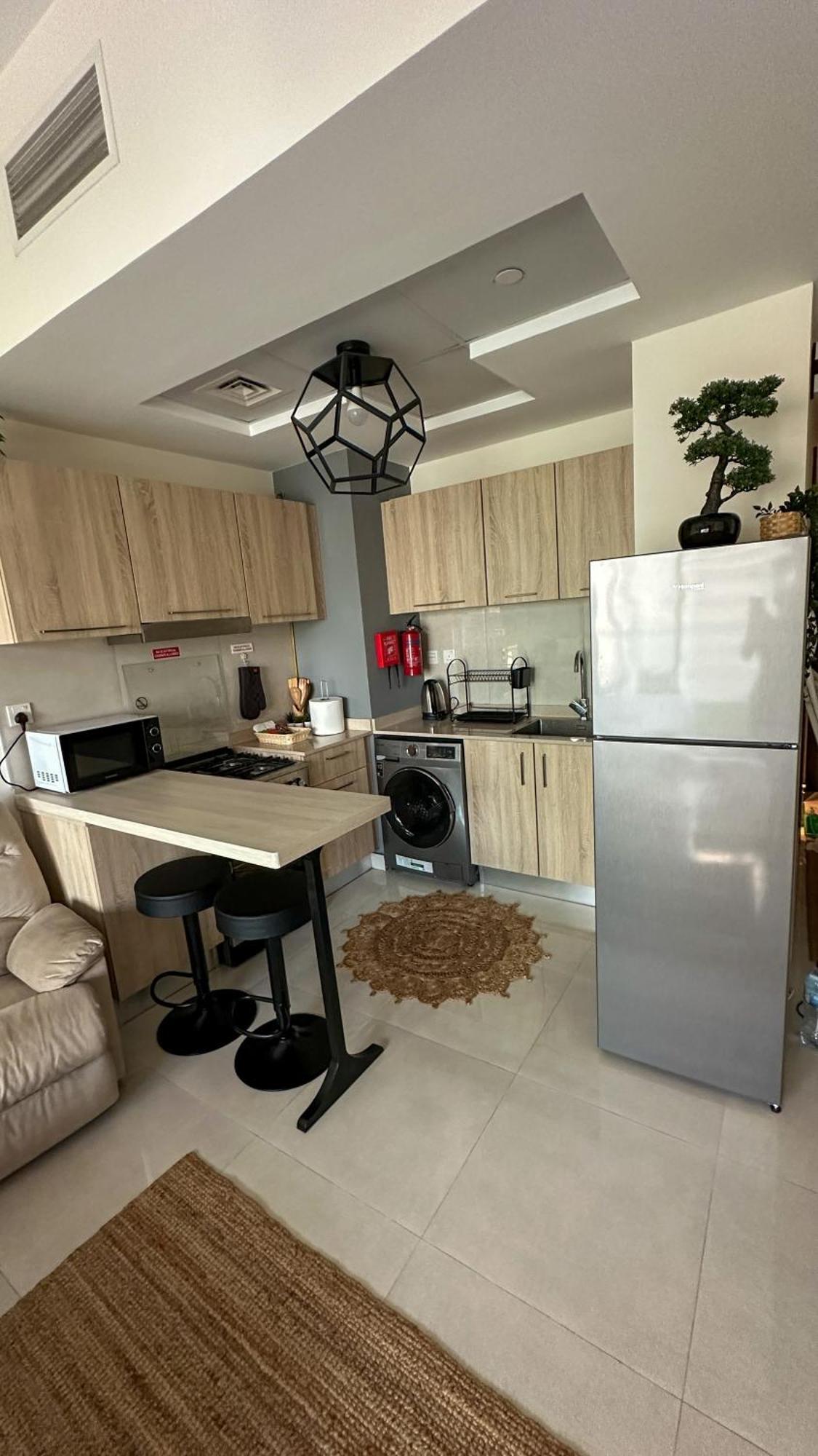 Stylish Studio, Center Area, Close To Burj Khalifa Apartment *