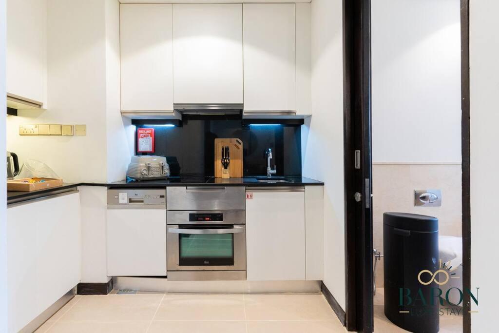 Sophisticated Studio, Emaar Residences Marina Apartment *