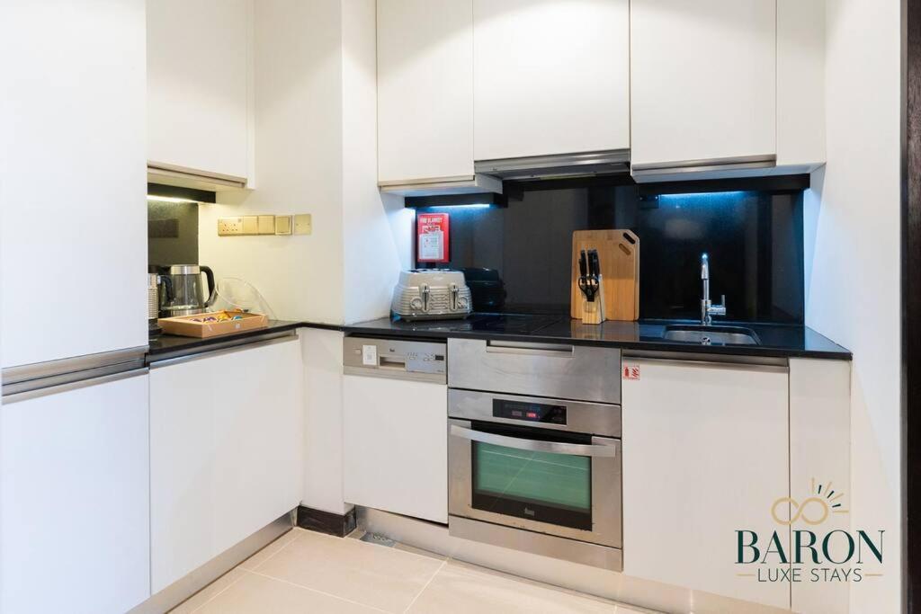 Sophisticated Studio, Emaar Residences Marina Apartment Dubai
