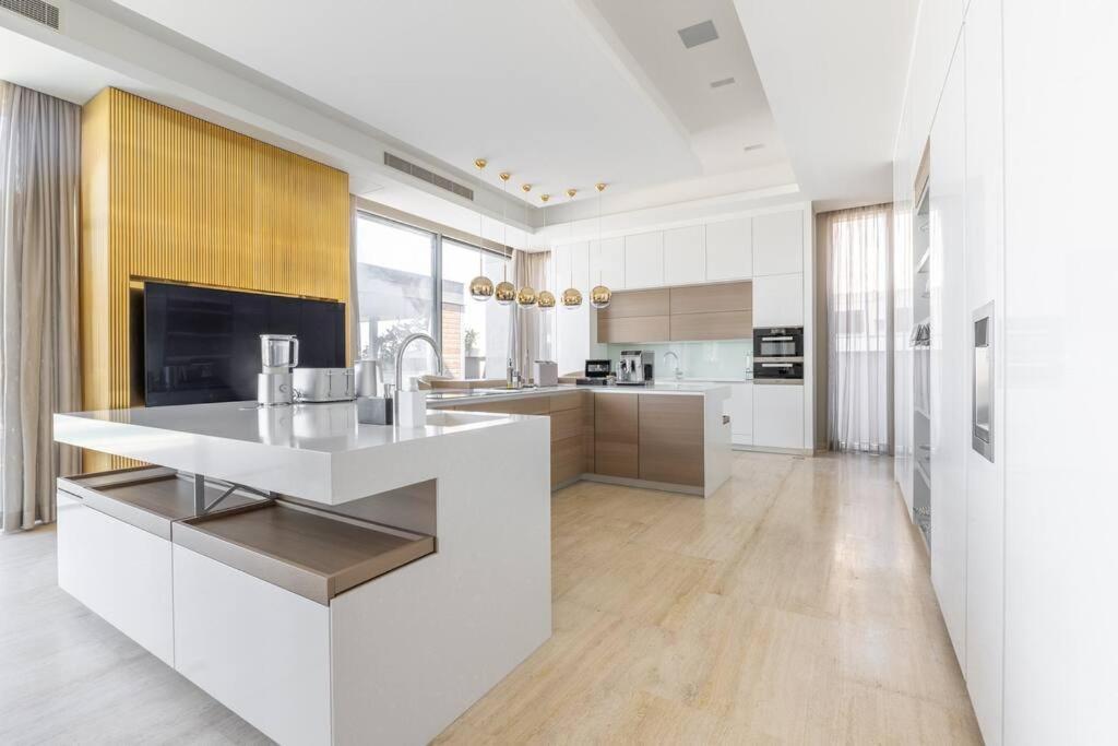 Ultra Luxury 6br Palm Private Pool Beach Dubai