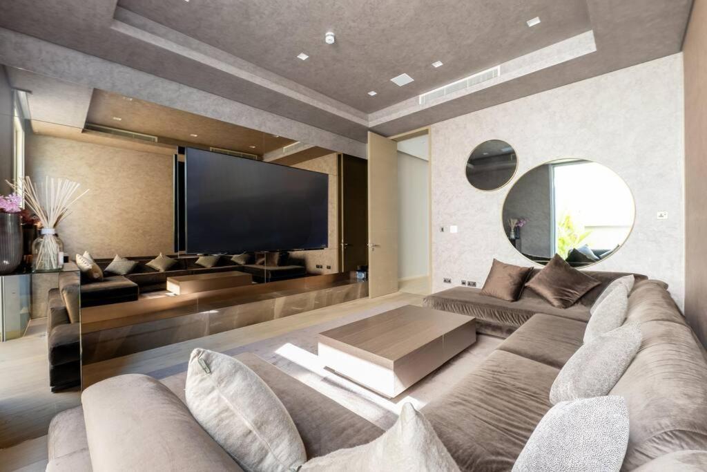 Ultra Luxury 6br Palm Private Pool Beach Villa Dubai