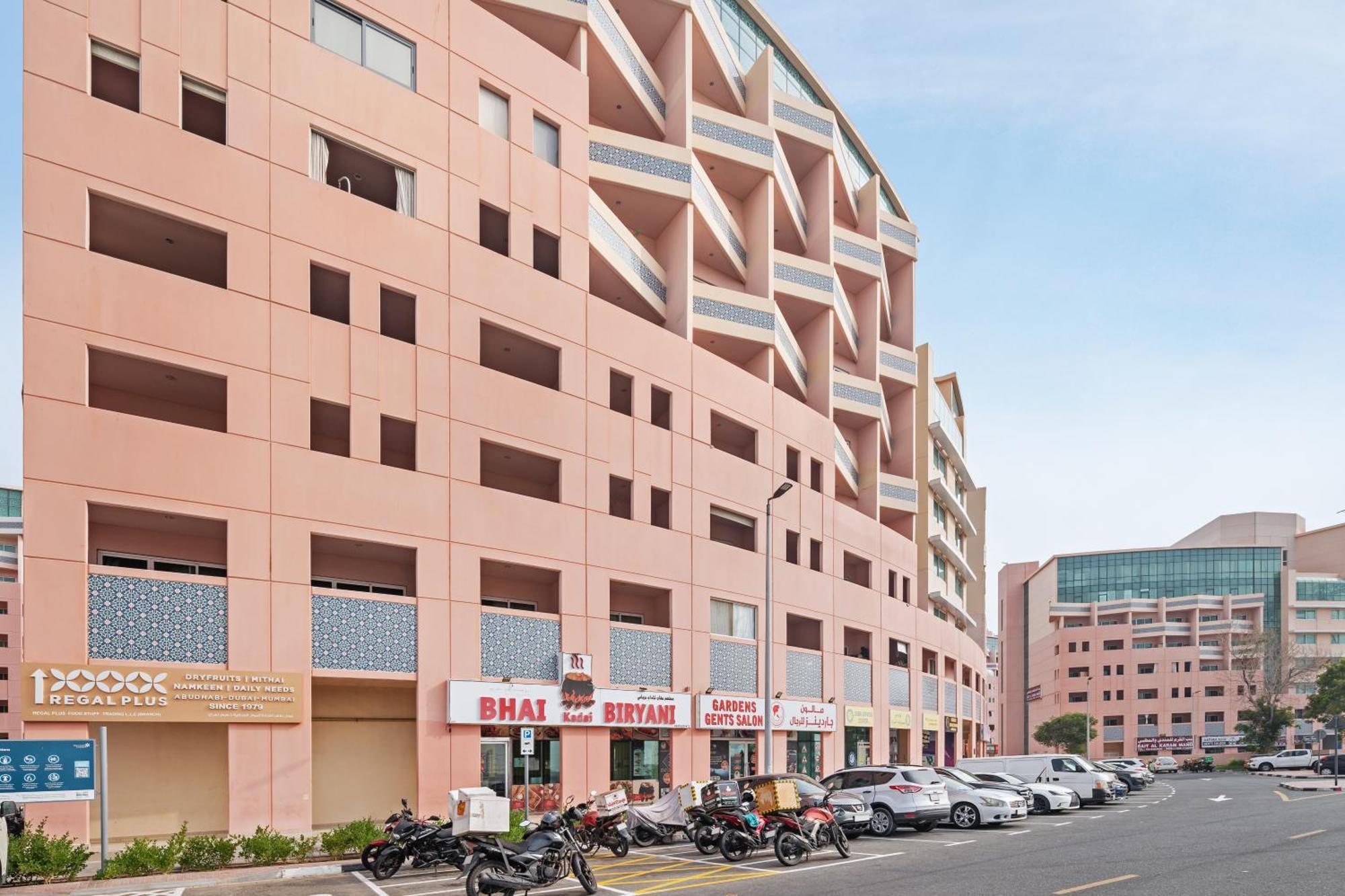 Sunny Perfect For Discovery Gardens Dubai