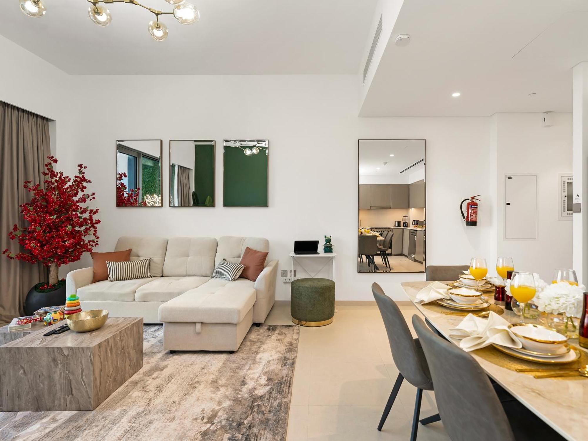 Apartment Luxury Two Bedroom With Balcony, Full Burj Khalifa & Fountain Views By Delujo