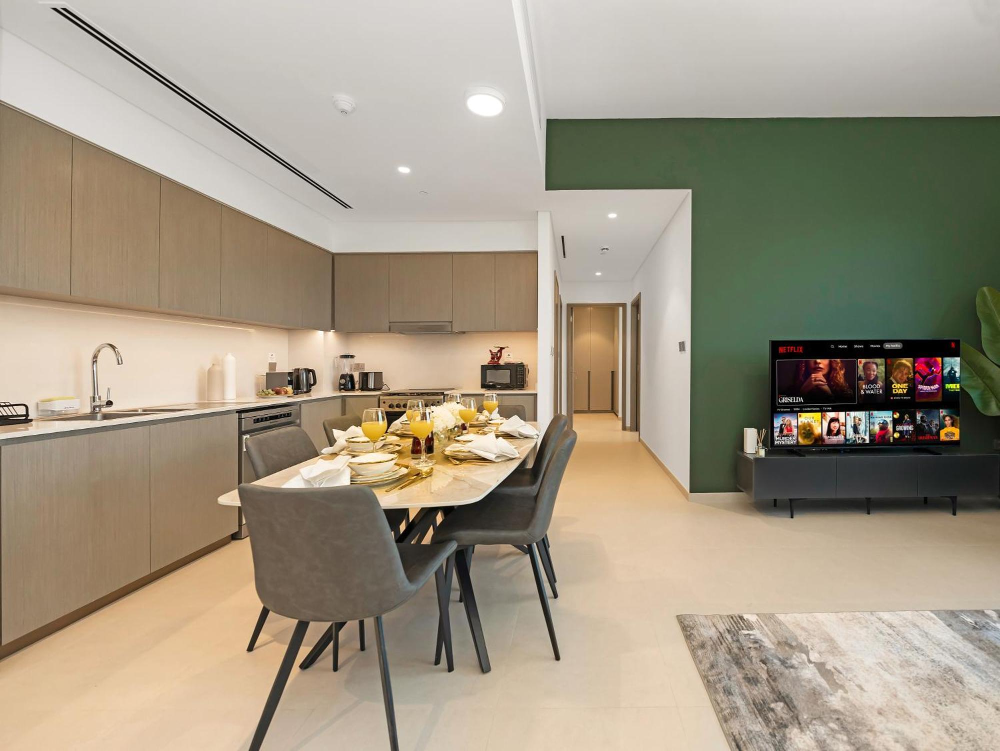 Apartment Luxury Two Bedroom With Balcony, Full Burj Khalifa & Fountain Views By Delujo Dubai