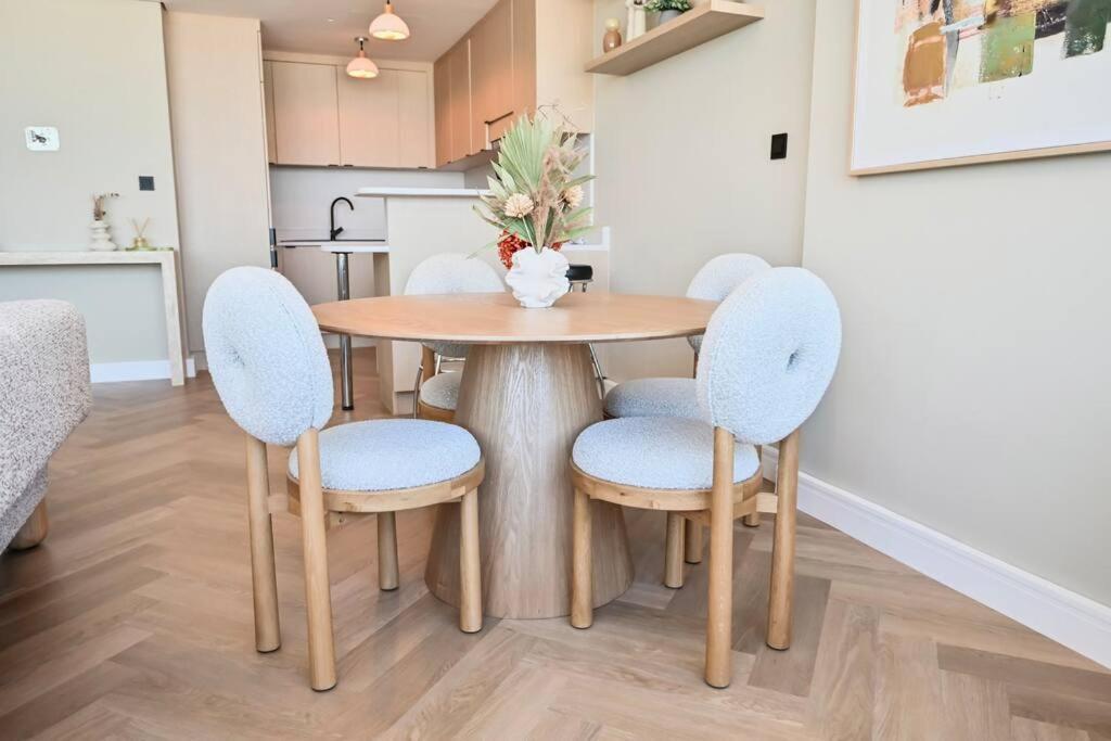 Casa Boucle An Urban Sanctuary In Difc 1br Apartment *