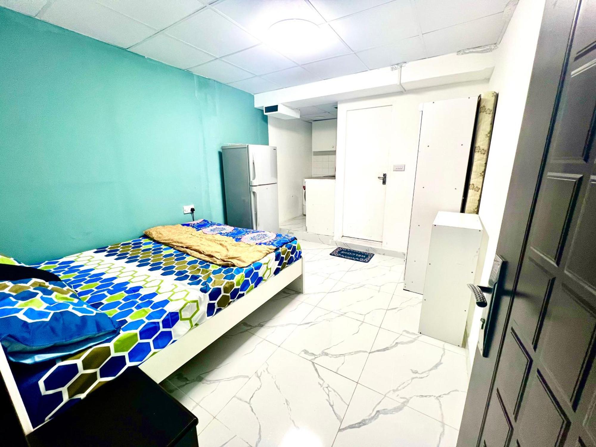 Apartment Flat In Al Karama *