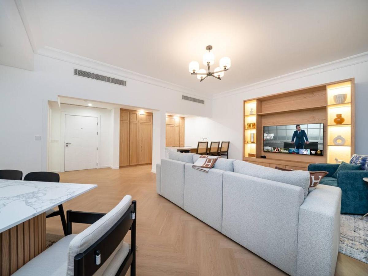Luxurious Fully Upgraded Palm Jumeirah 2-bed Apartment *