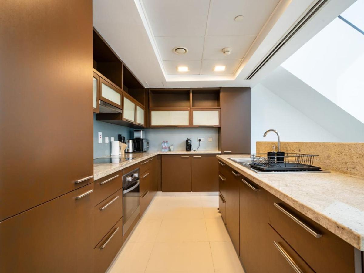 Elegant 2 Bed Downtown Duplex - Prime Location * Dubai
