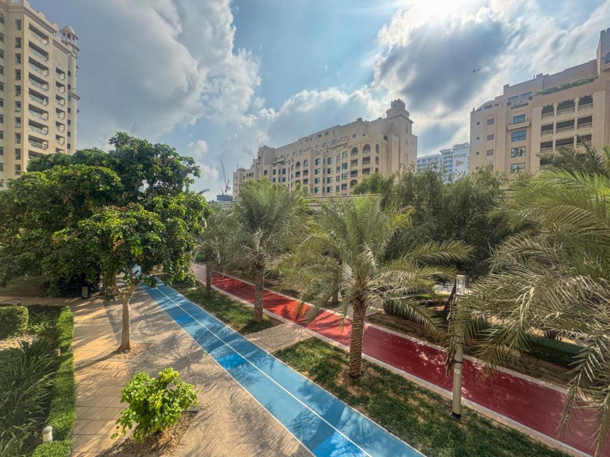 Apartment Luxurious Fully Upgraded Palm Jumeirah 2-bed Dubai