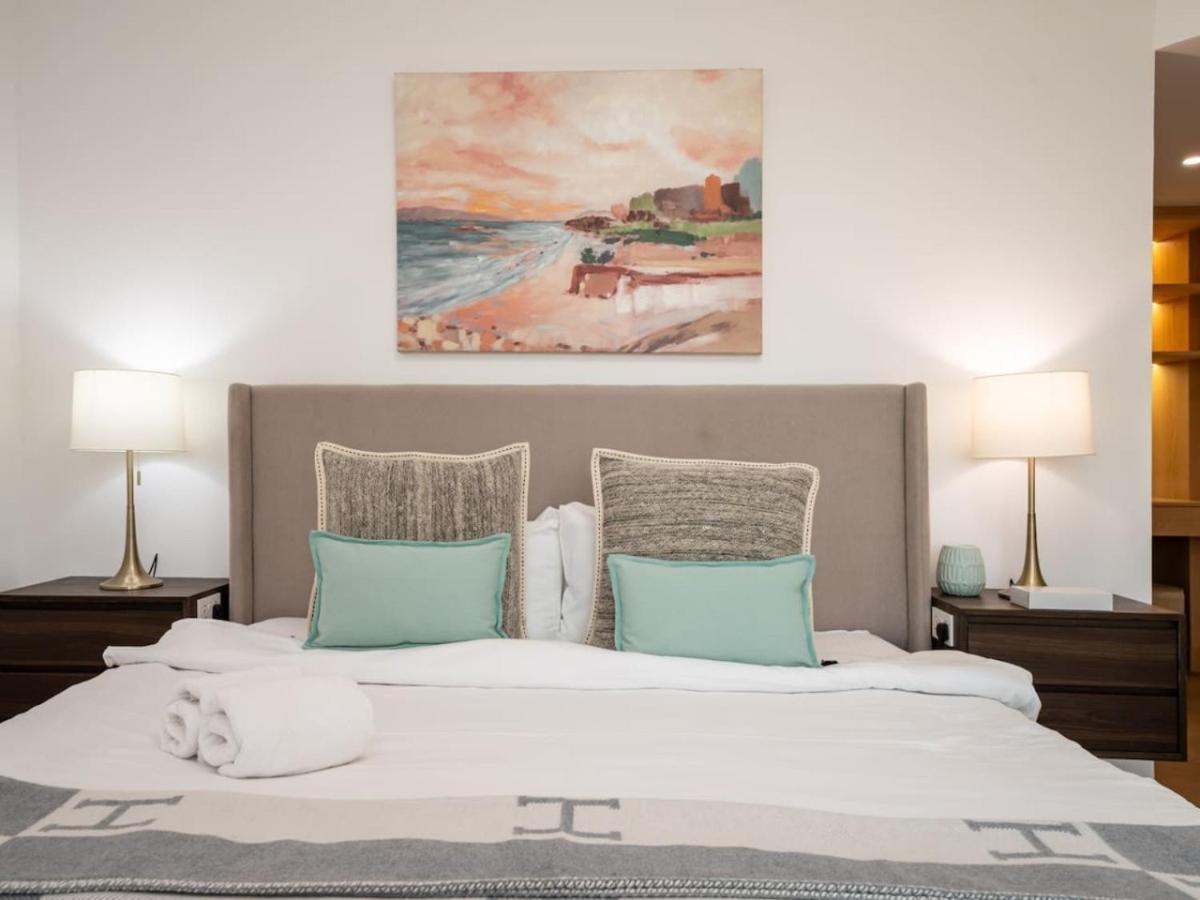 Luxurious Fully Upgraded Palm Jumeirah 2-bed