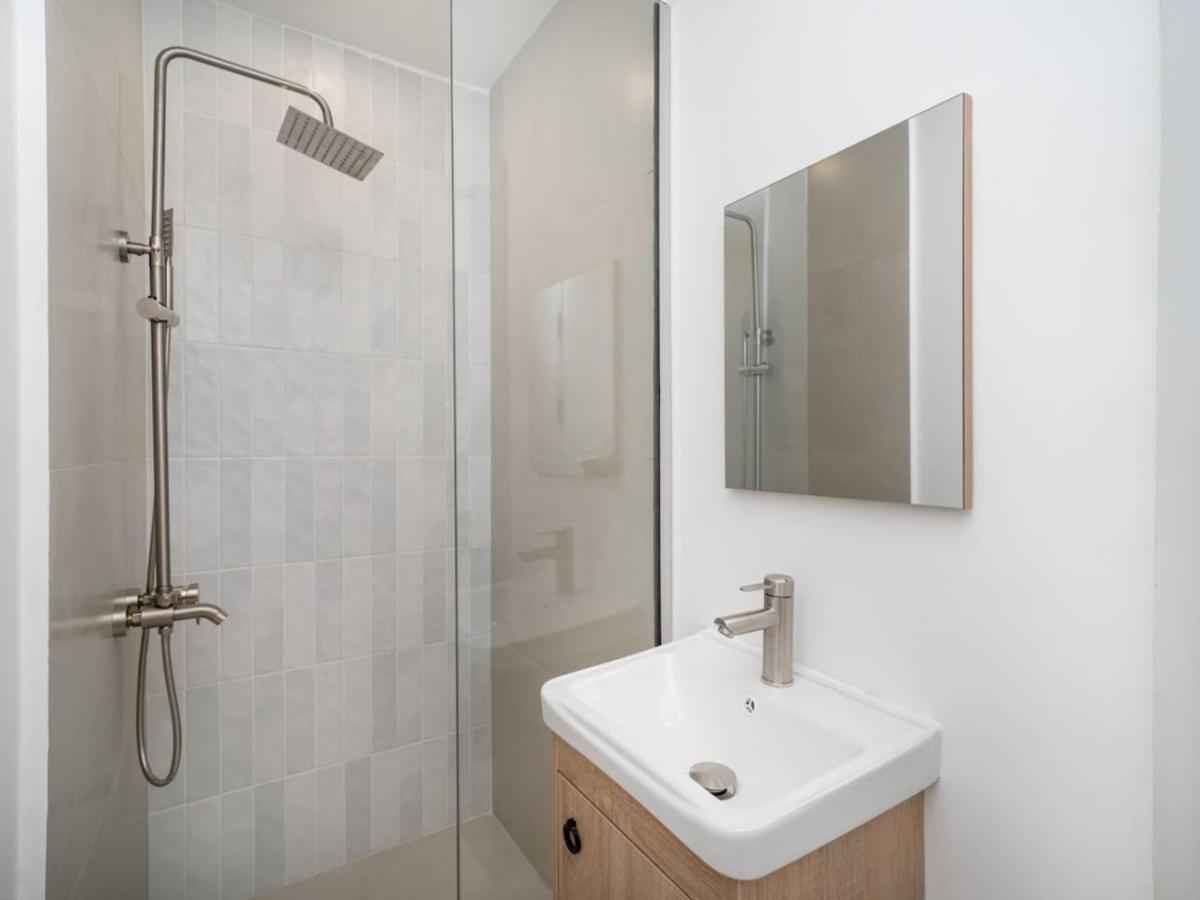 Luxurious Fully Upgraded Palm Jumeirah 2-bed Dubai