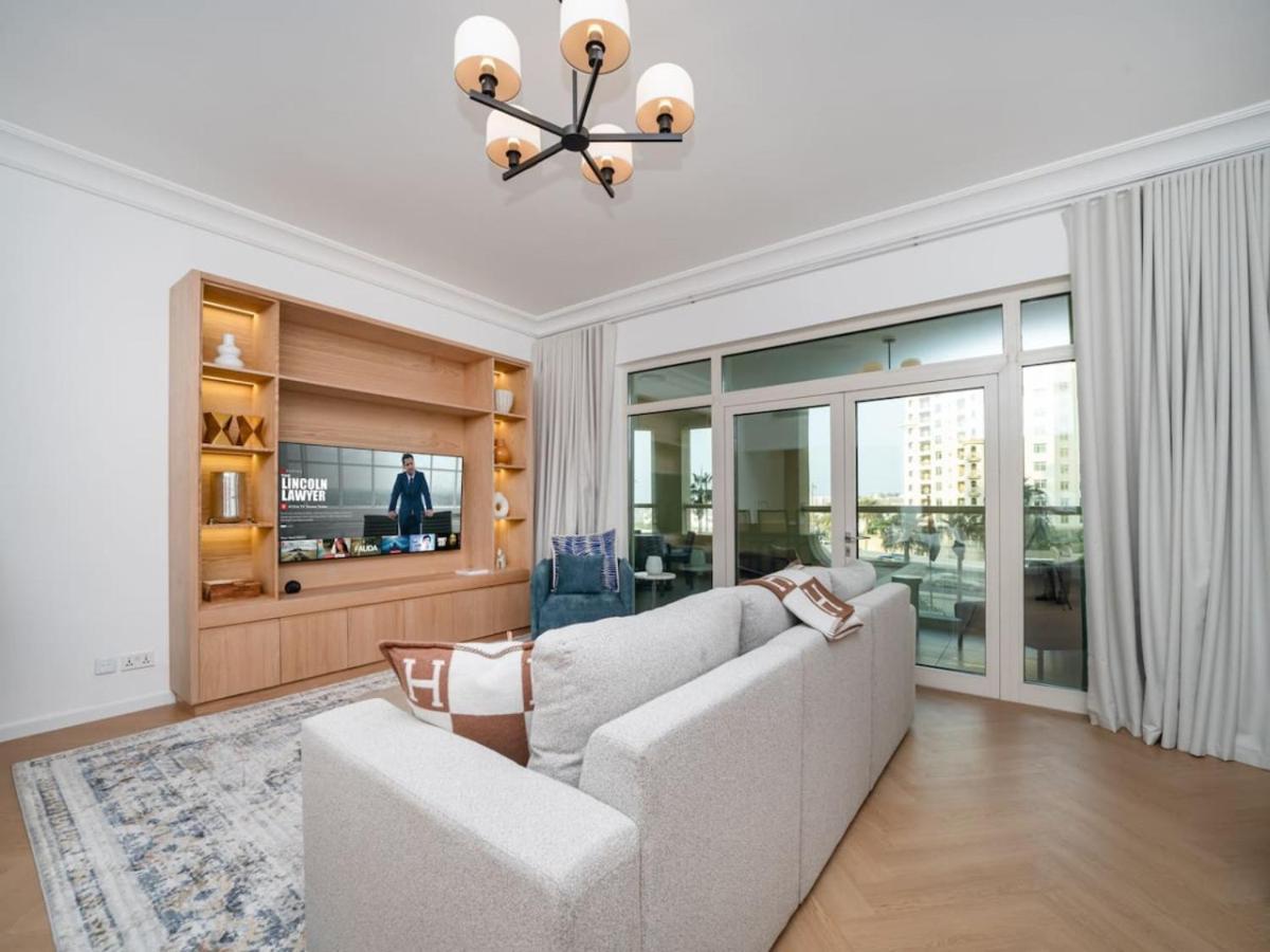 Apartment Luxurious Fully Upgraded Palm Jumeirah 2-bed