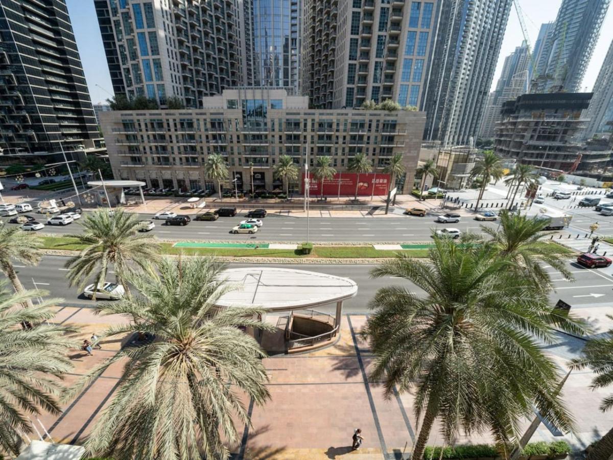 Elegant 2 Bed Downtown Duplex - Prime Location Apartment *