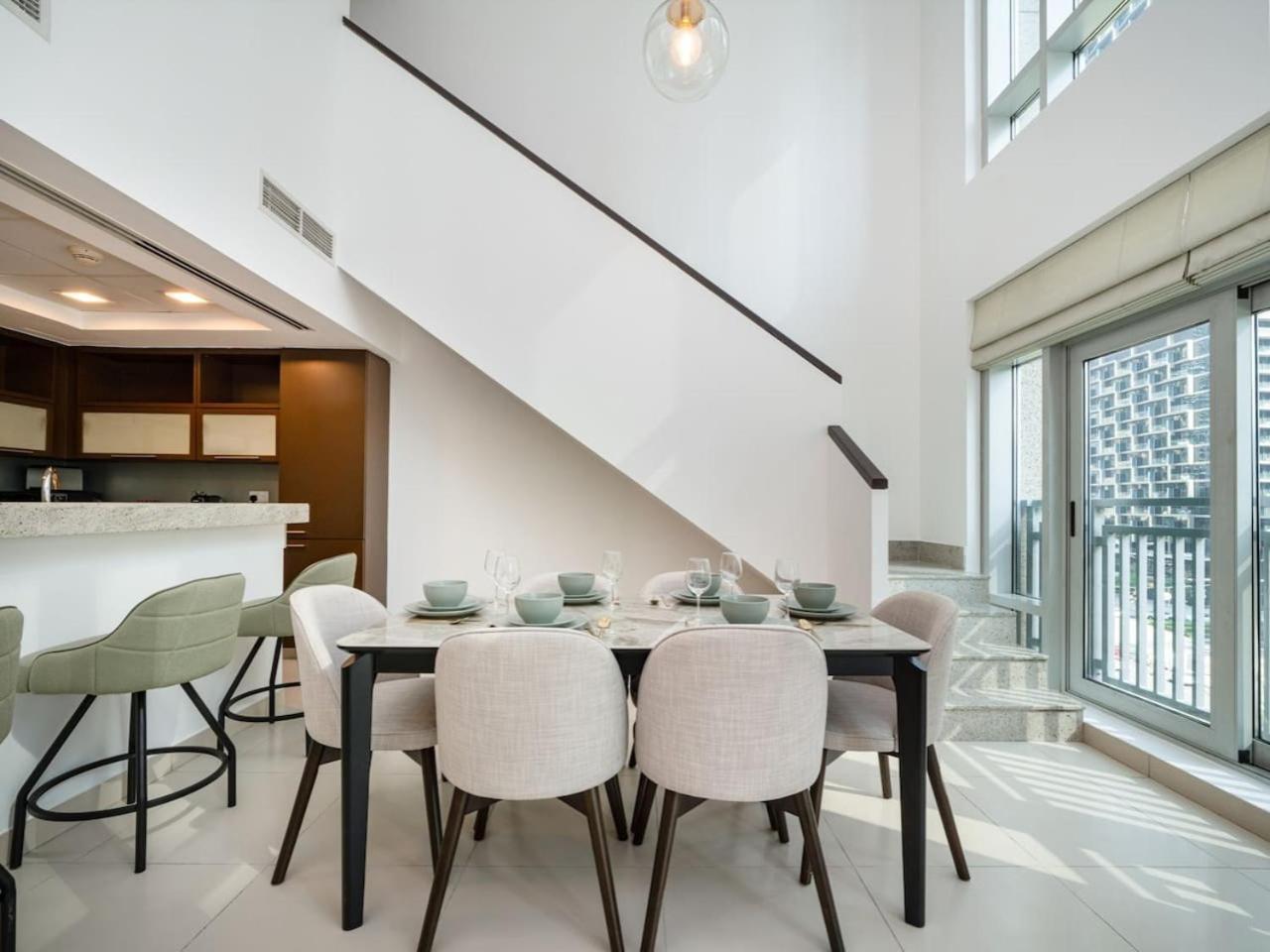 Elegant 2 Bed Downtown Duplex - Prime Location