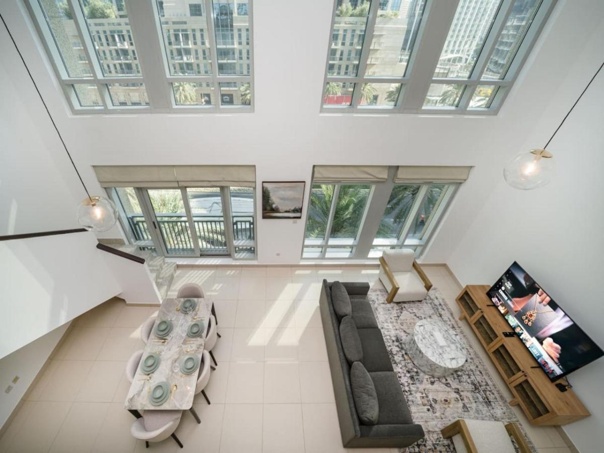 Apartment Elegant 2 Bed Downtown Duplex - Prime Location