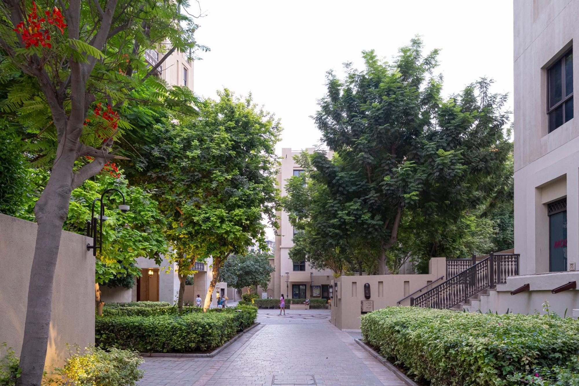 New Old Town Burj Khalifa View With 1 Bedroom And Extra Powder Apartment *