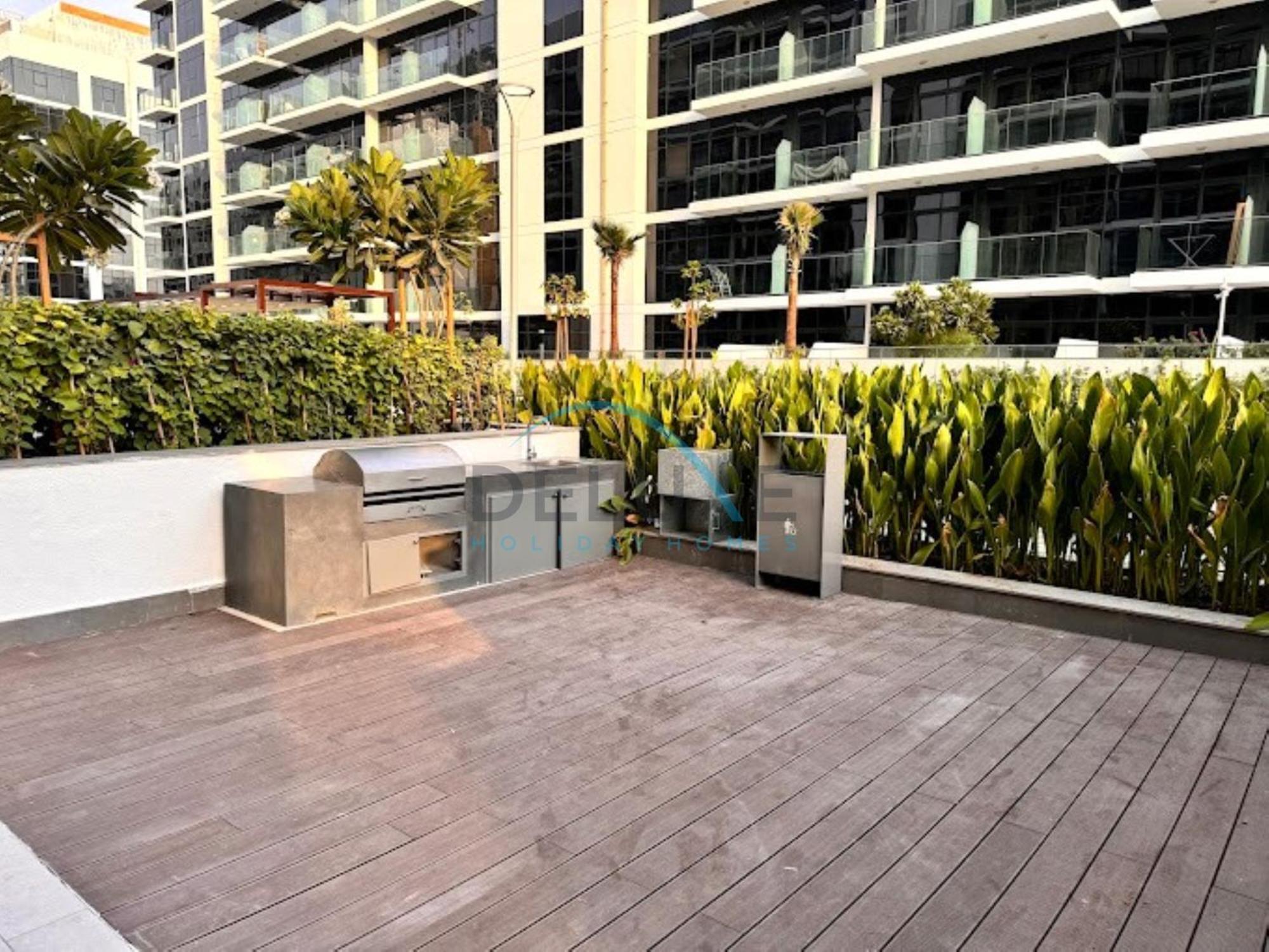 Relaxing At Azizi Riviera 46, Al Merkadh By Deluxe Homes *