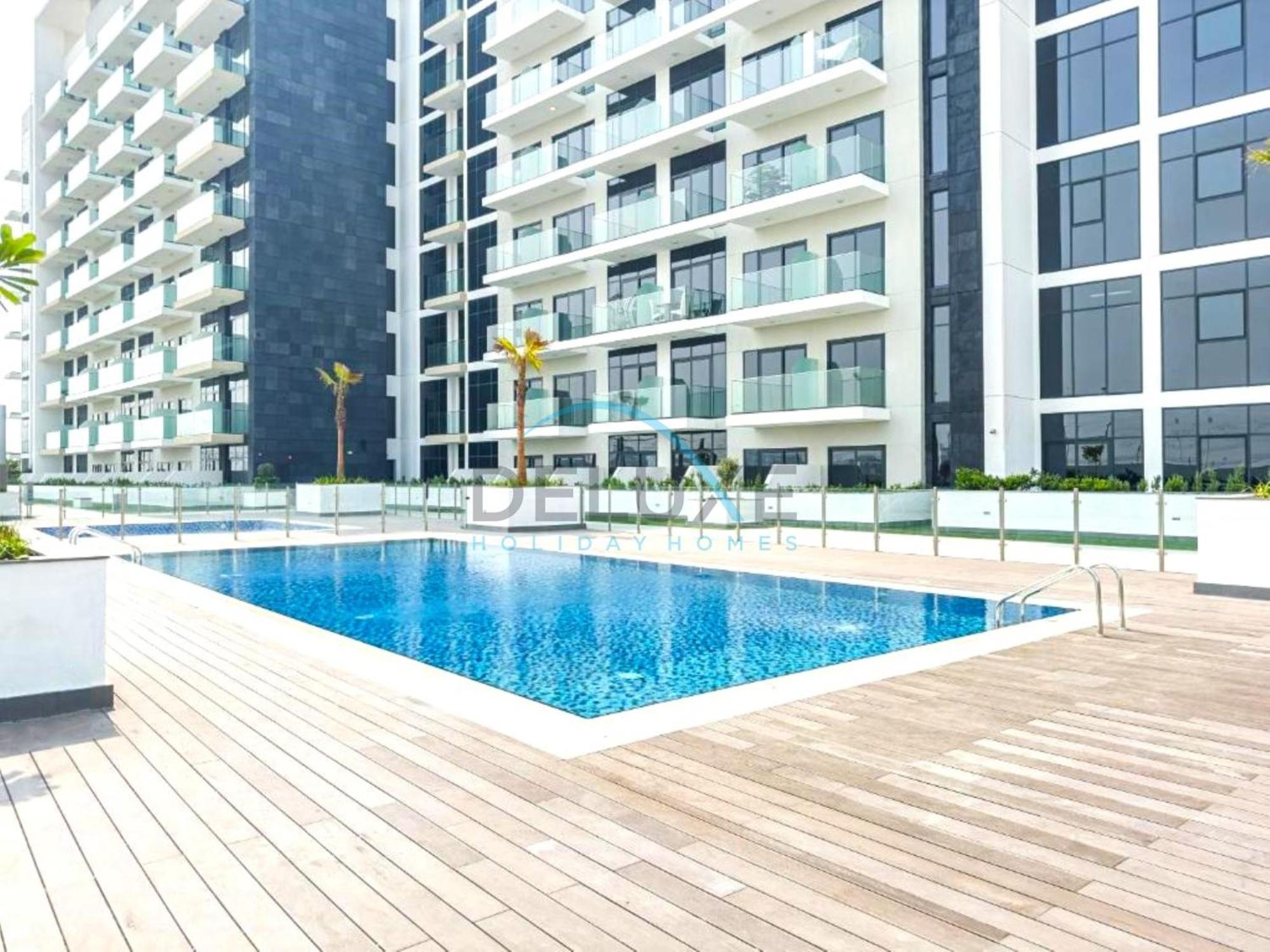 Relaxing At Azizi Riviera 46, Al Merkadh By Deluxe Homes Dubai