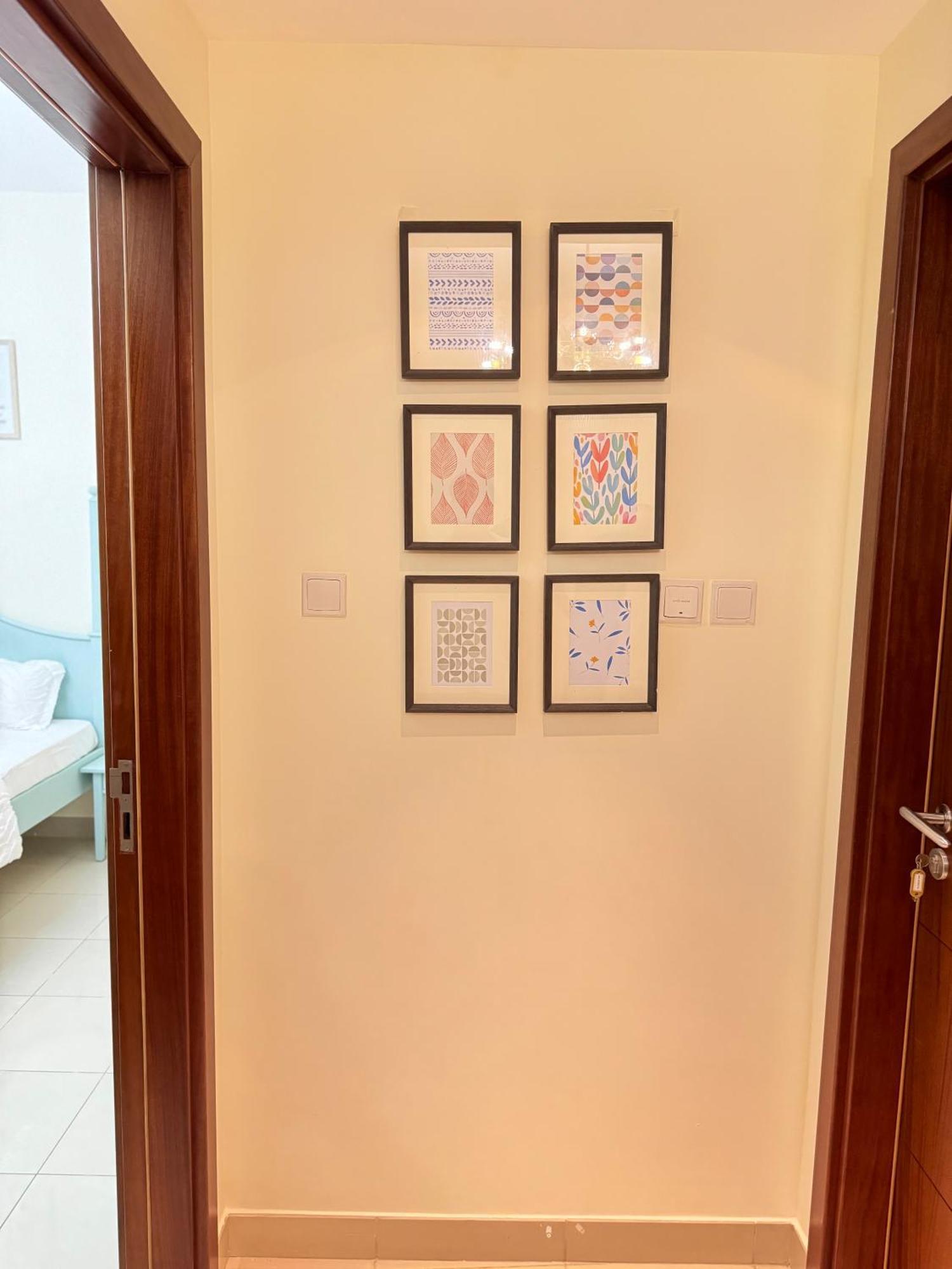 Apartment In Opposite To Burj Khalifa Dubai