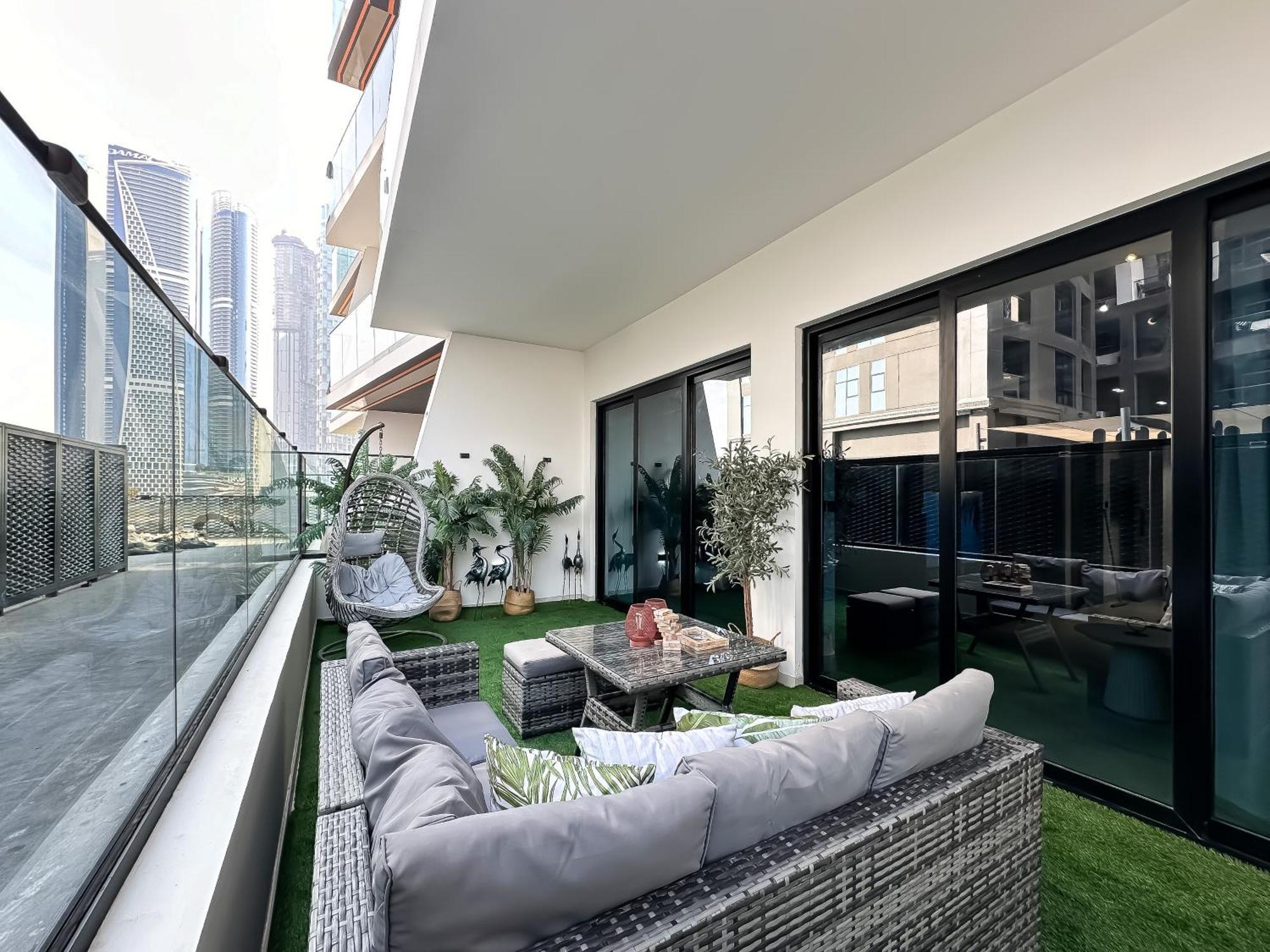 Trophy Lux With Garden Balcony And Burj Khalifa Views * Dubai