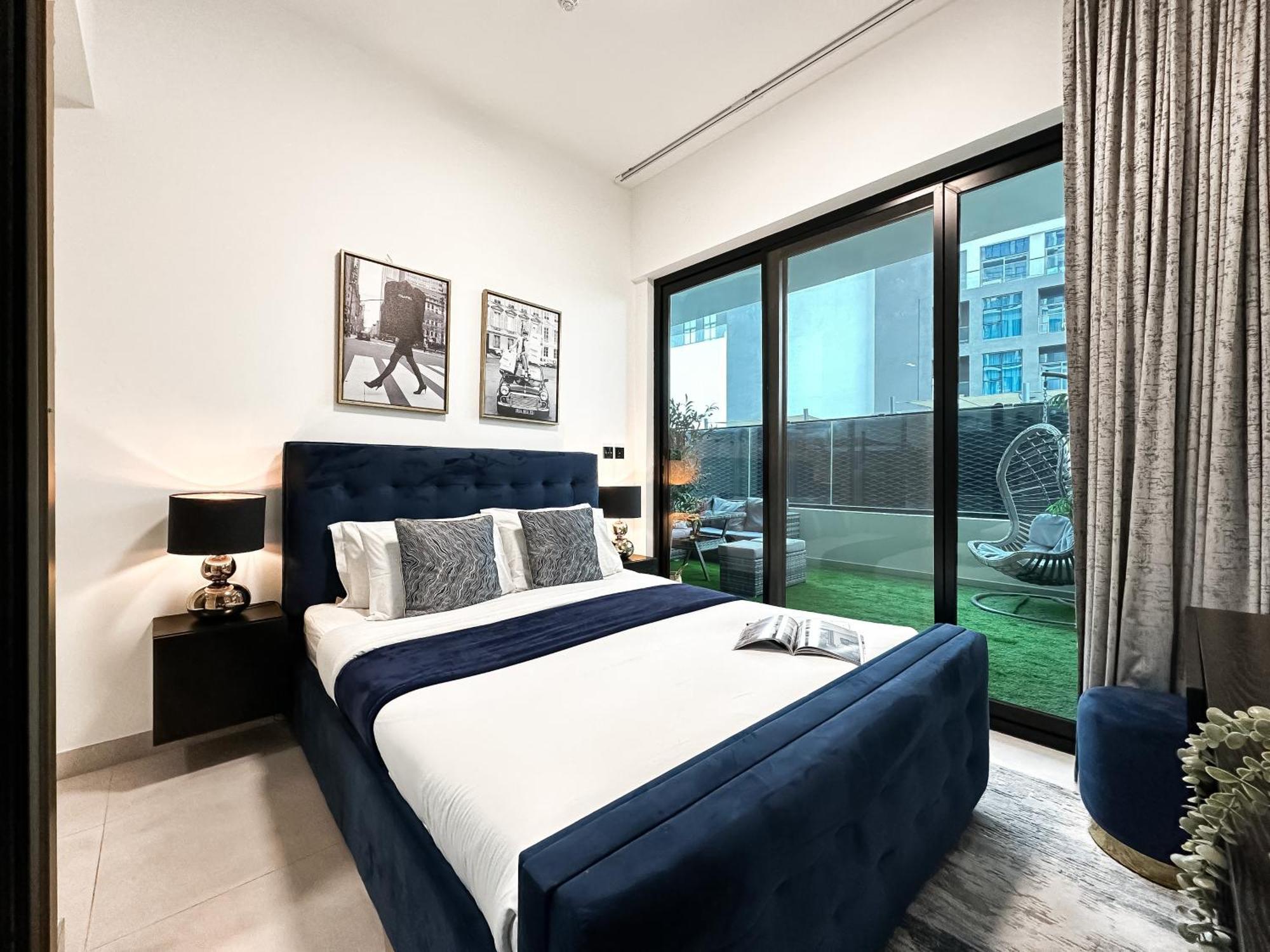 Trophy Lux With Garden Balcony And Burj Khalifa Views