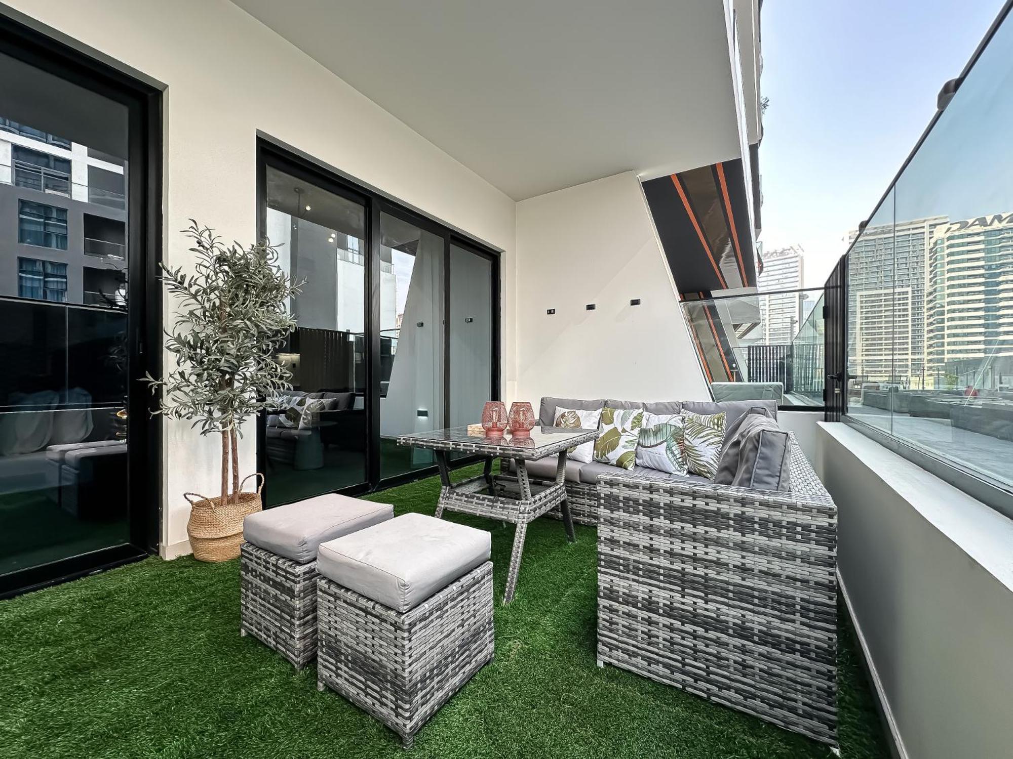 Apartment Trophy Lux With Garden Balcony And Burj Khalifa Views