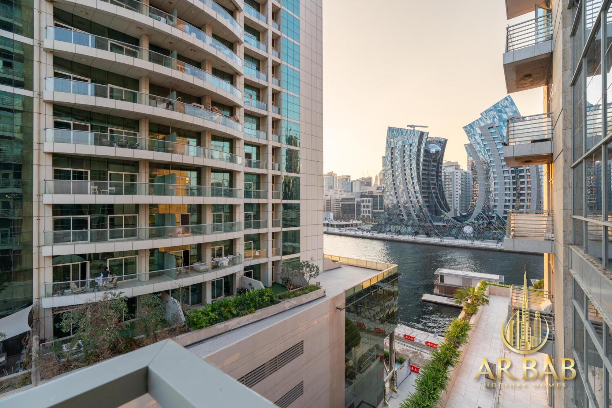 Hamilton Residence - Premium 1Br Best Canal View - Business Bay Apartment *