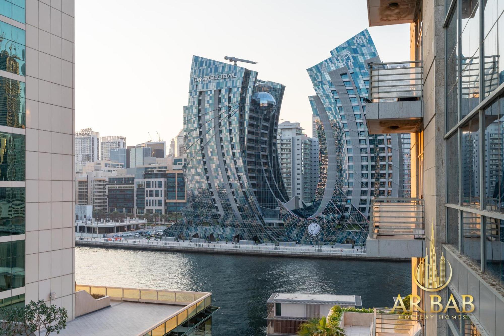 Hamilton Residence - Premium 1Br Best Canal View - Business Bay Apartment Dubai
