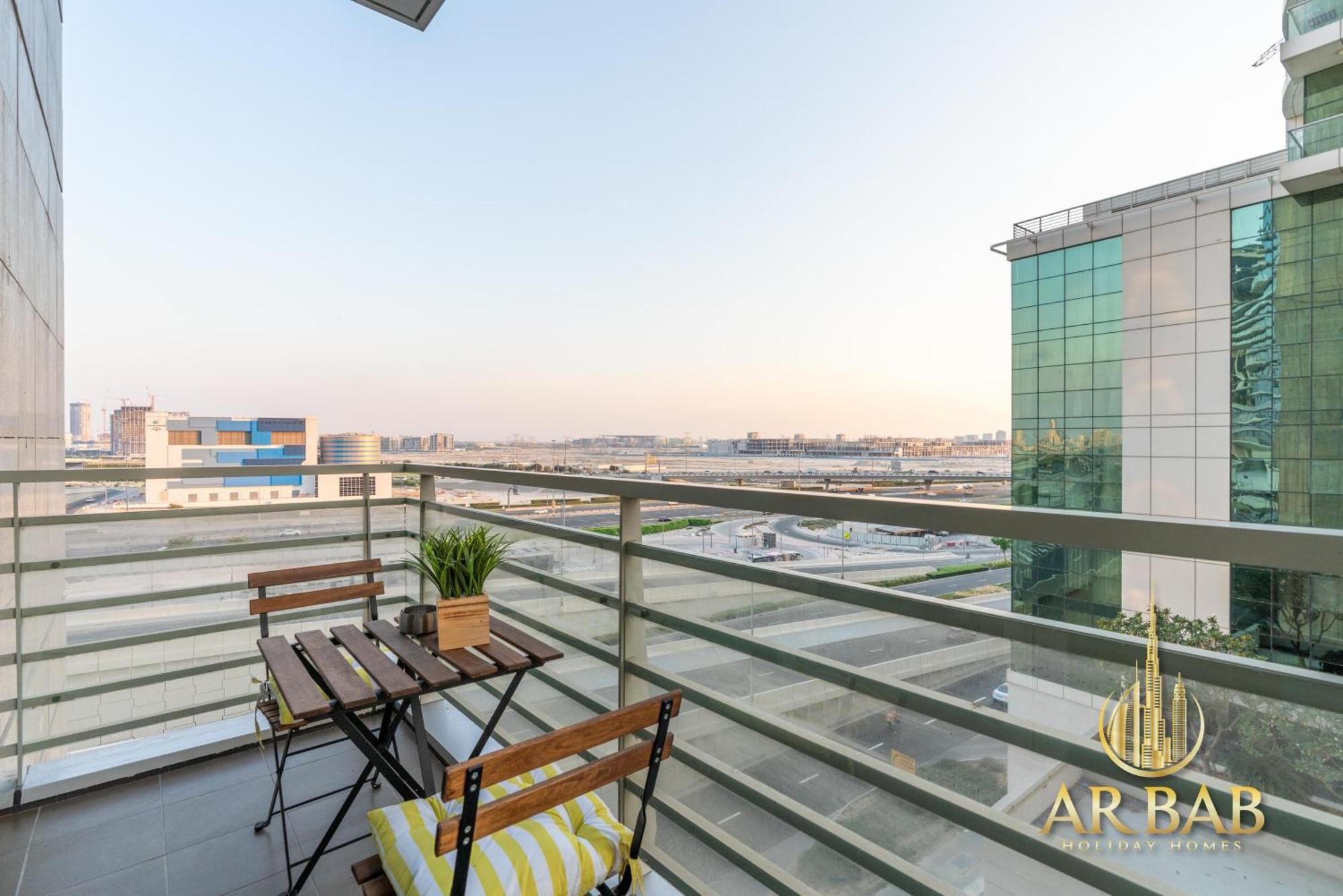 Hamilton Residence - Premium 1Br Best Canal View - Business Bay