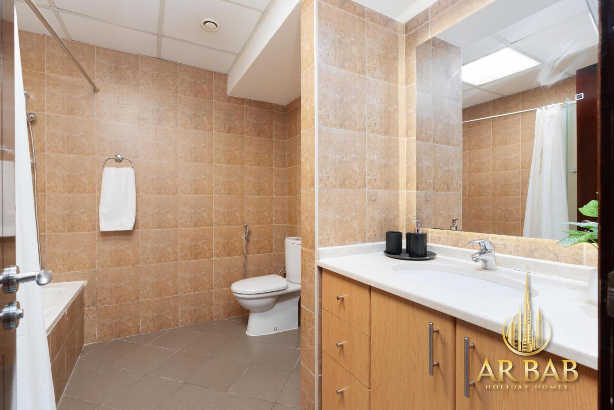 Hamilton Residence - Premium 1Br Best Canal View - Business Bay Apartment Dubai