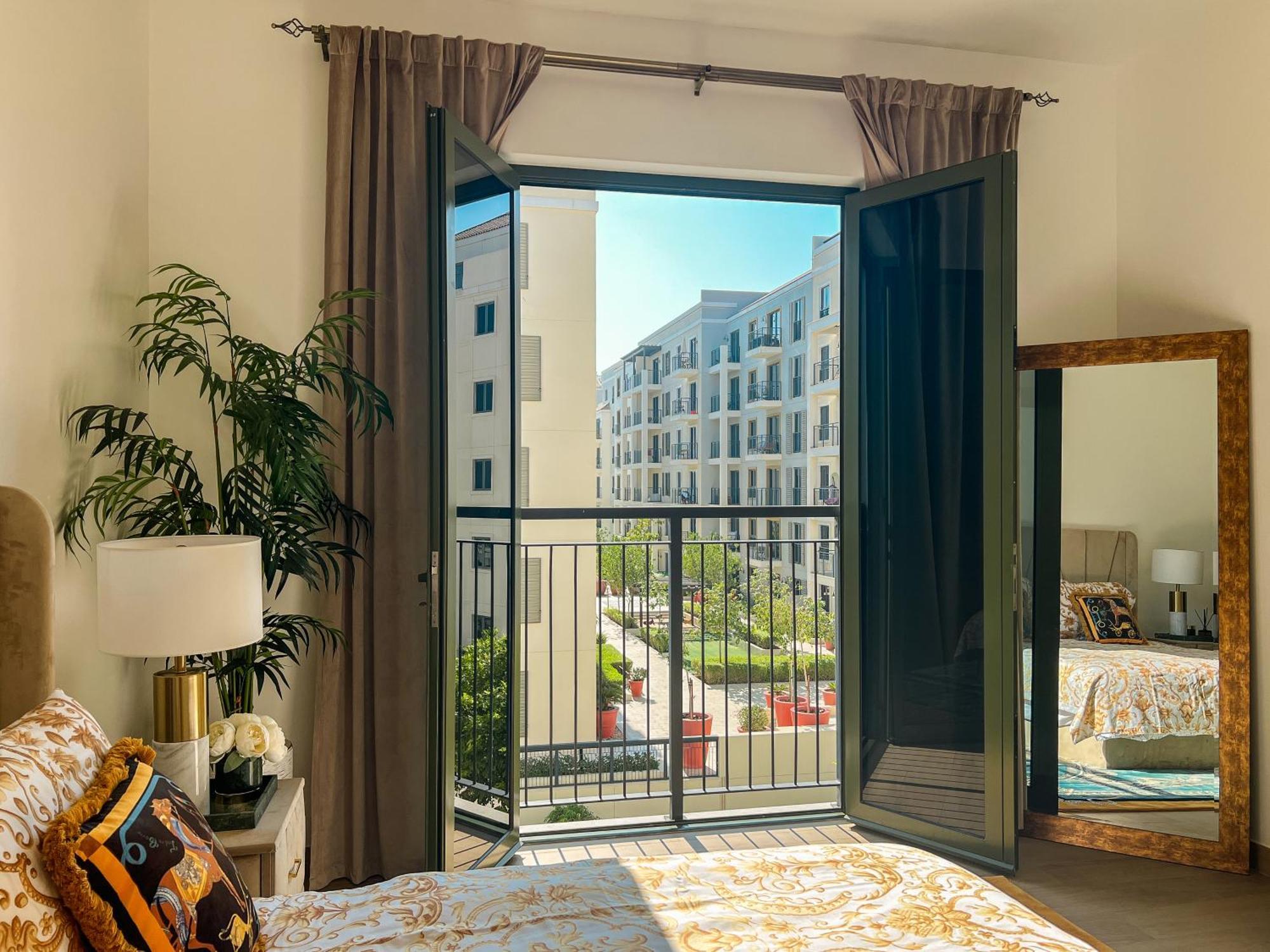 Apartment Exquisite 2br In La Cote Building 5