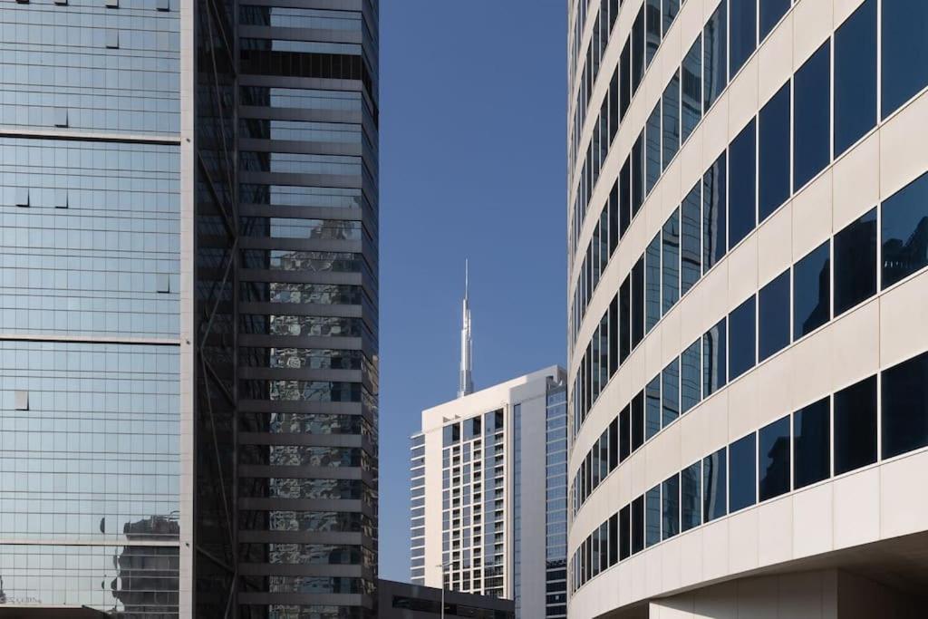 Frank Porter - Marquise Square Tower Apartment Dubai
