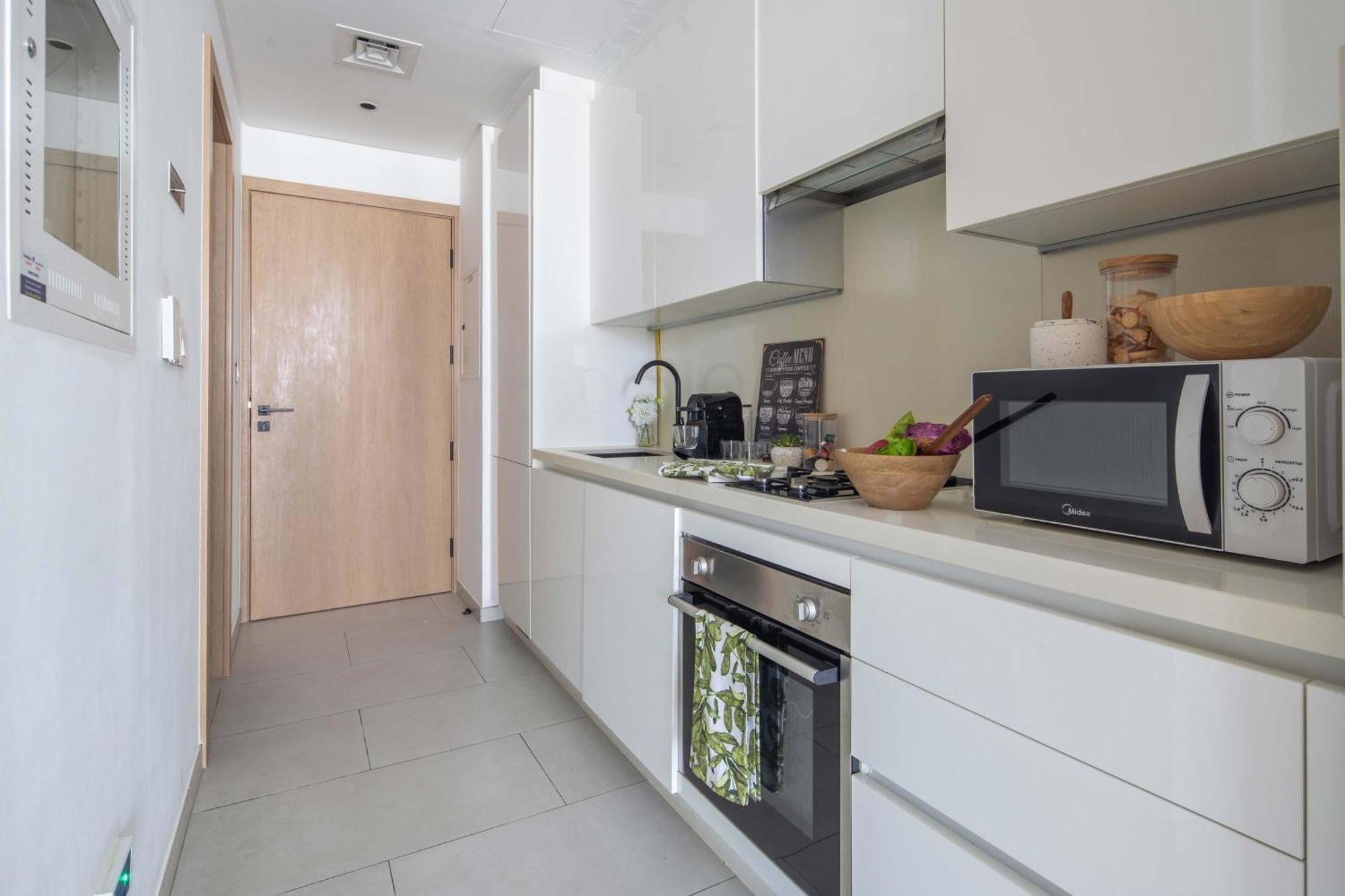 Frank Porter - Marquise Square Tower Apartment