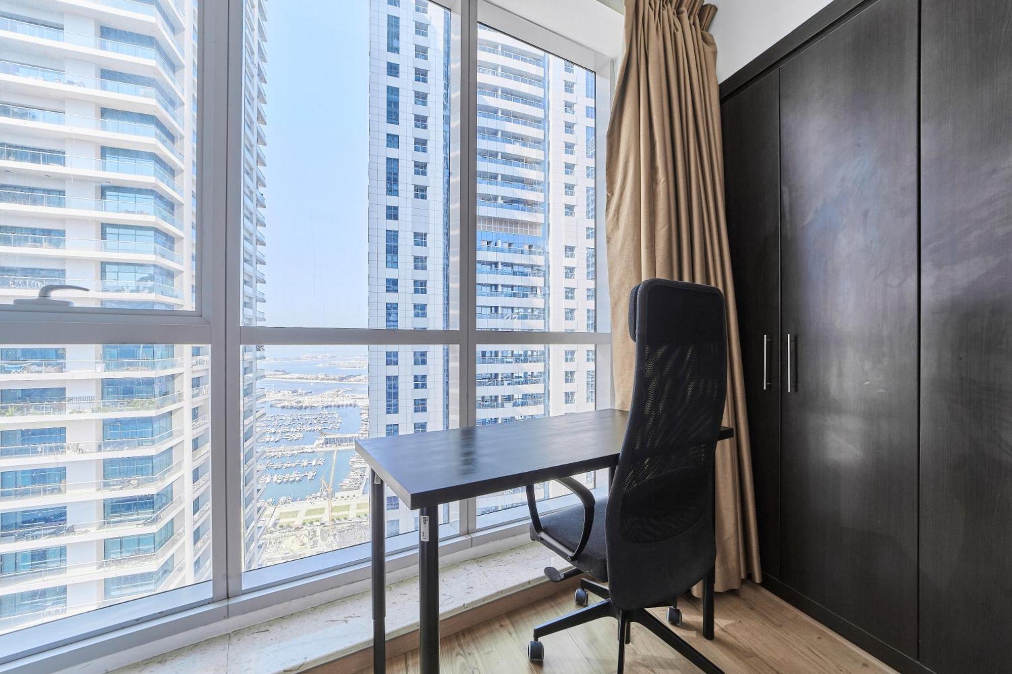 Apartment Spacious 2br In Vibrant Marina