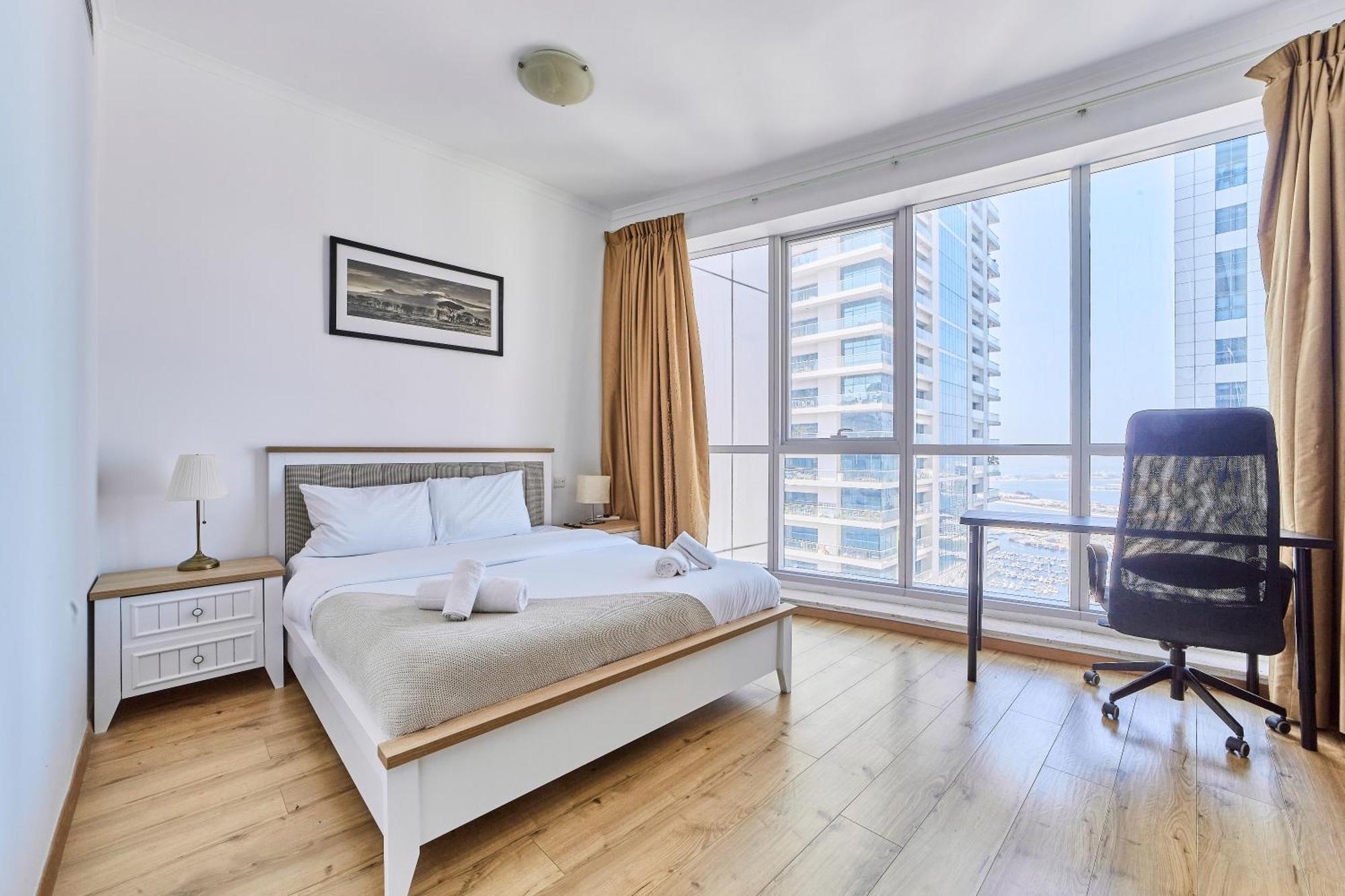 Apartment Spacious 2br In Vibrant Marina *
