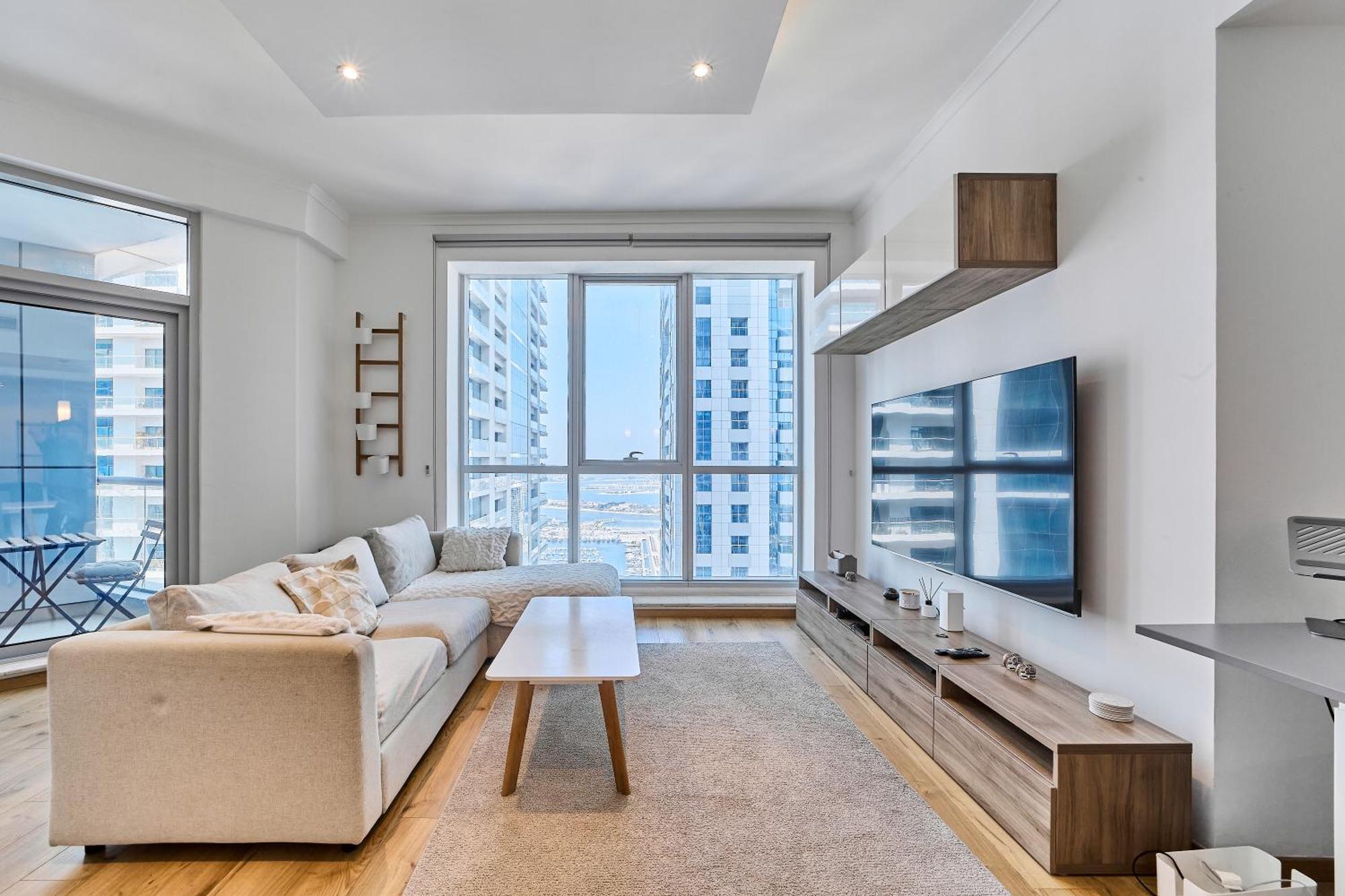 Apartment Spacious 2br In Vibrant Marina