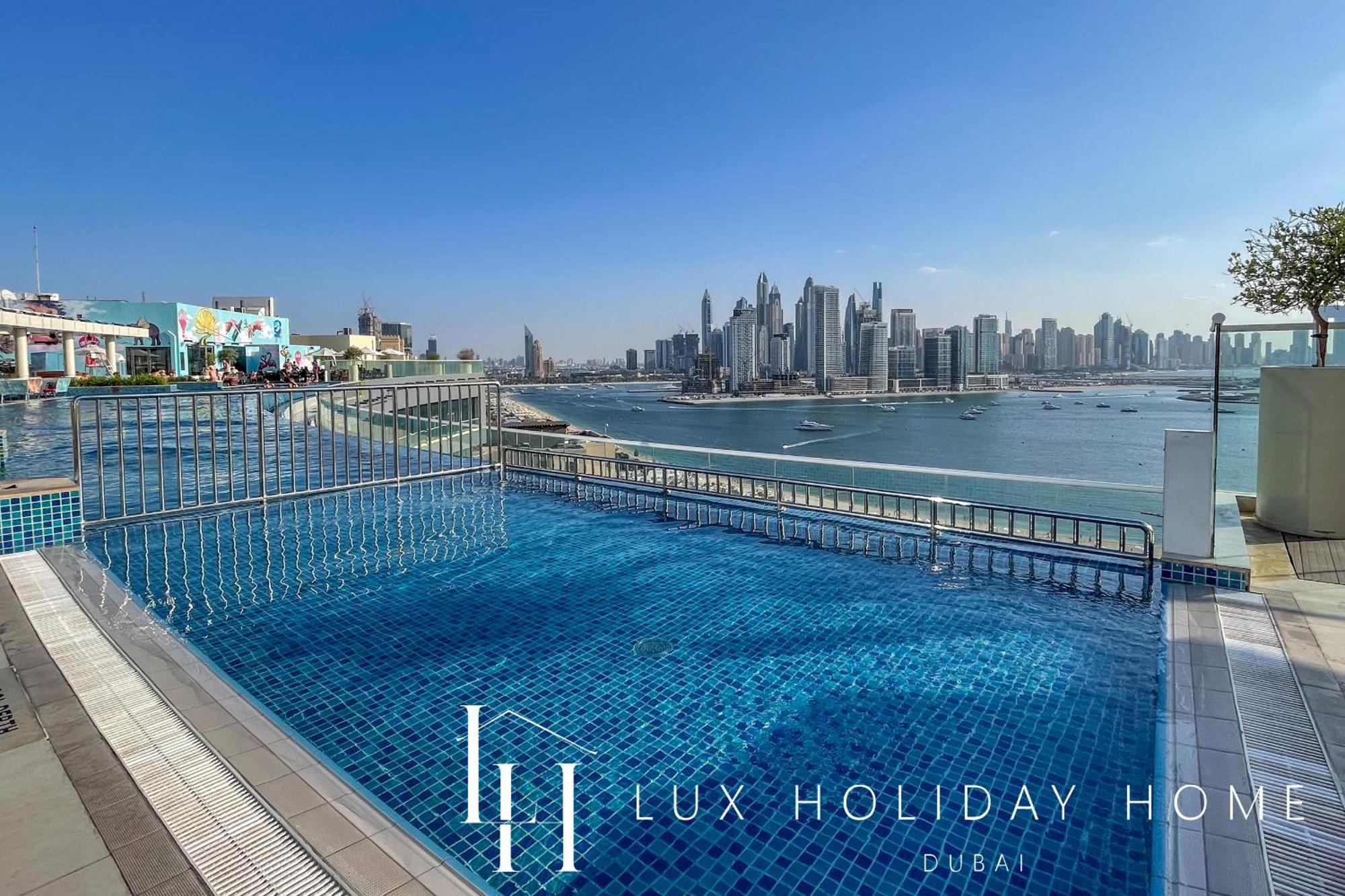 Lux The Seven Palm Sea View Apartment Dubai