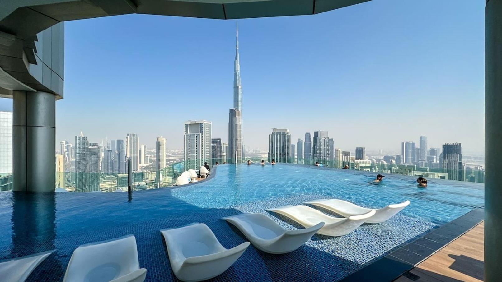 Stunning 2br With Burj Views Infinity Pool Apartment *