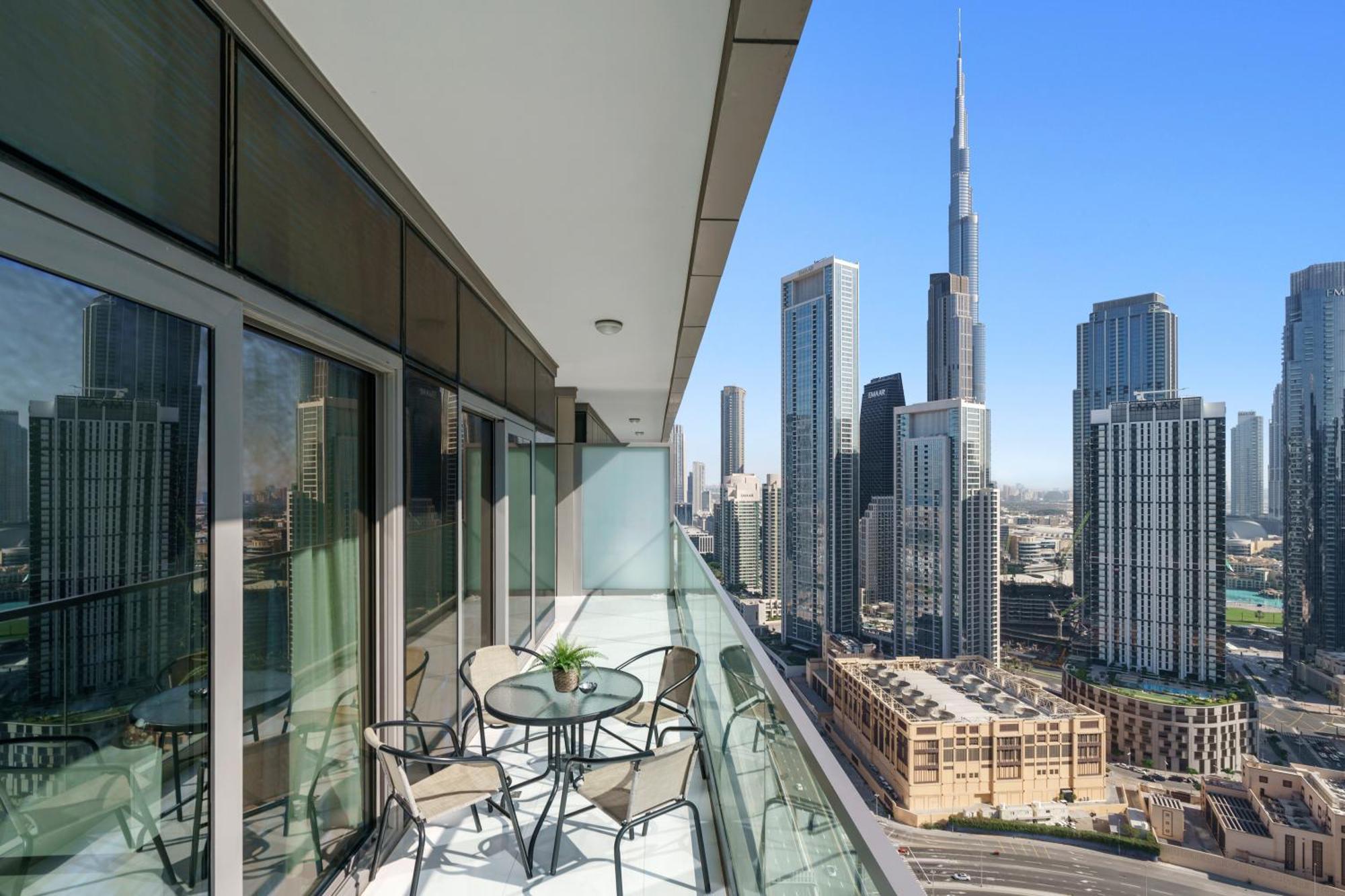 Stunning 2br With Burj Views Infinity Pool Apartment Dubai